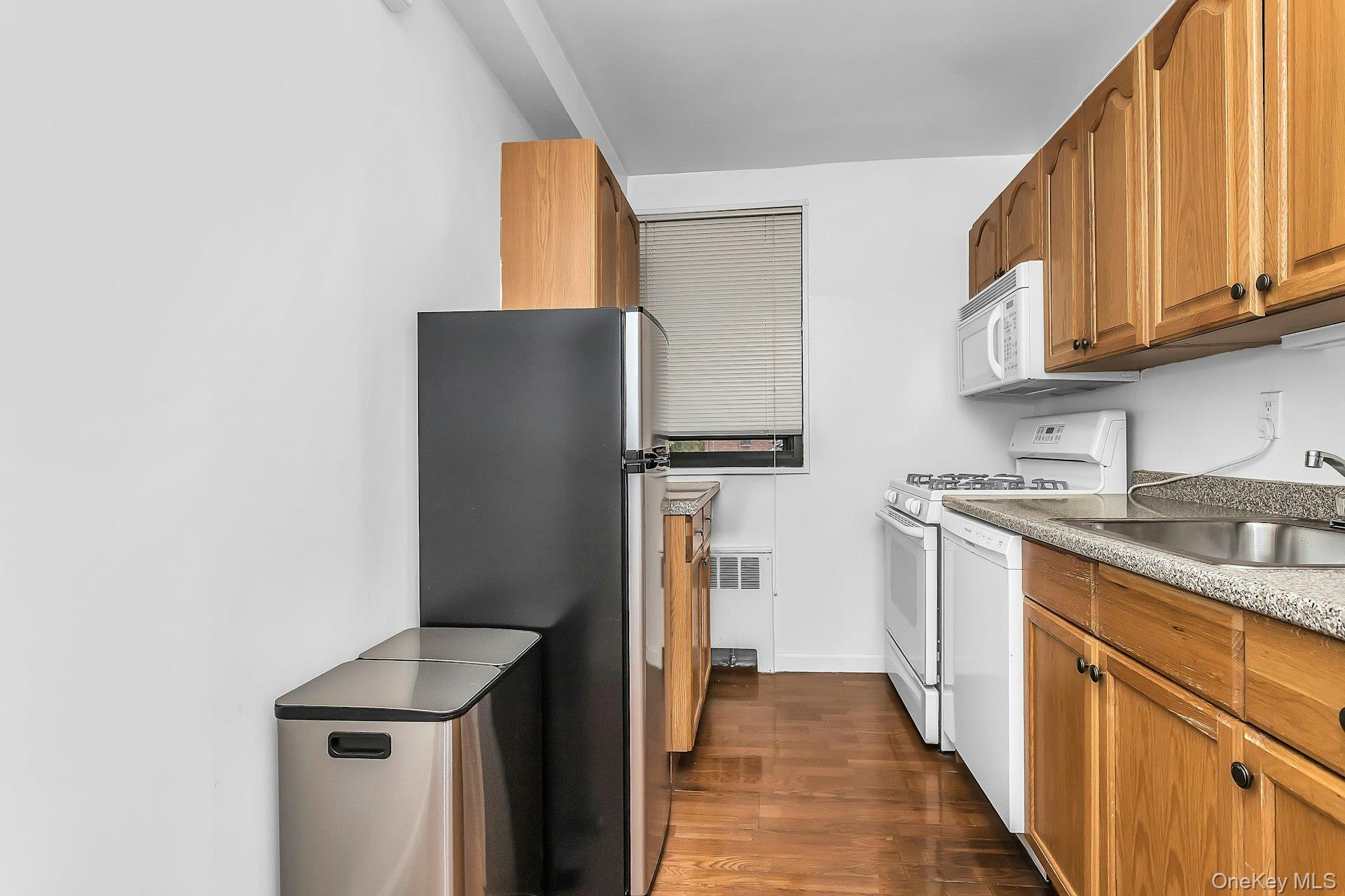 244-25 57th Drive, Unit G6 Upper photo 10