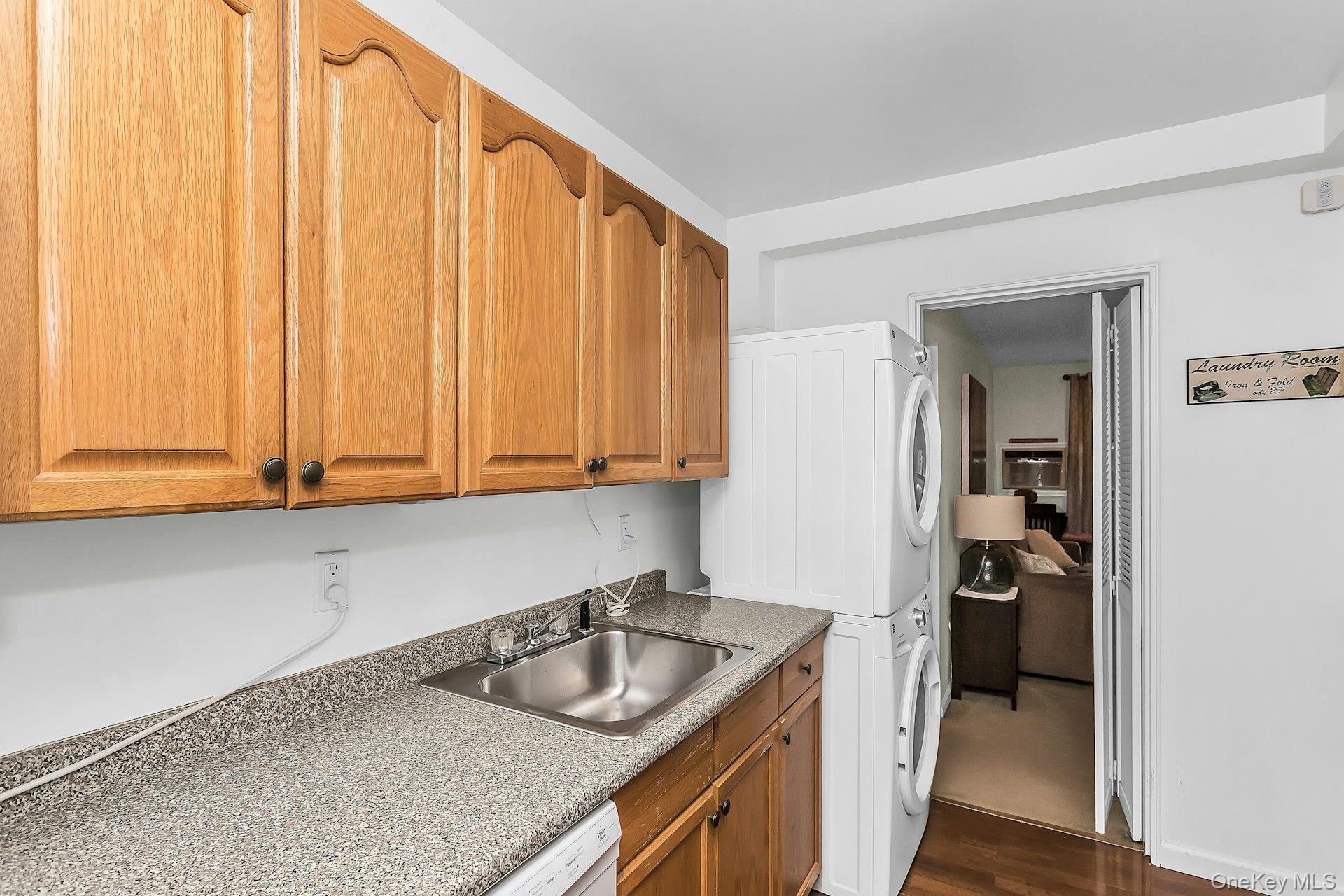 244-25 57th Drive, Unit G6 Upper photo 11