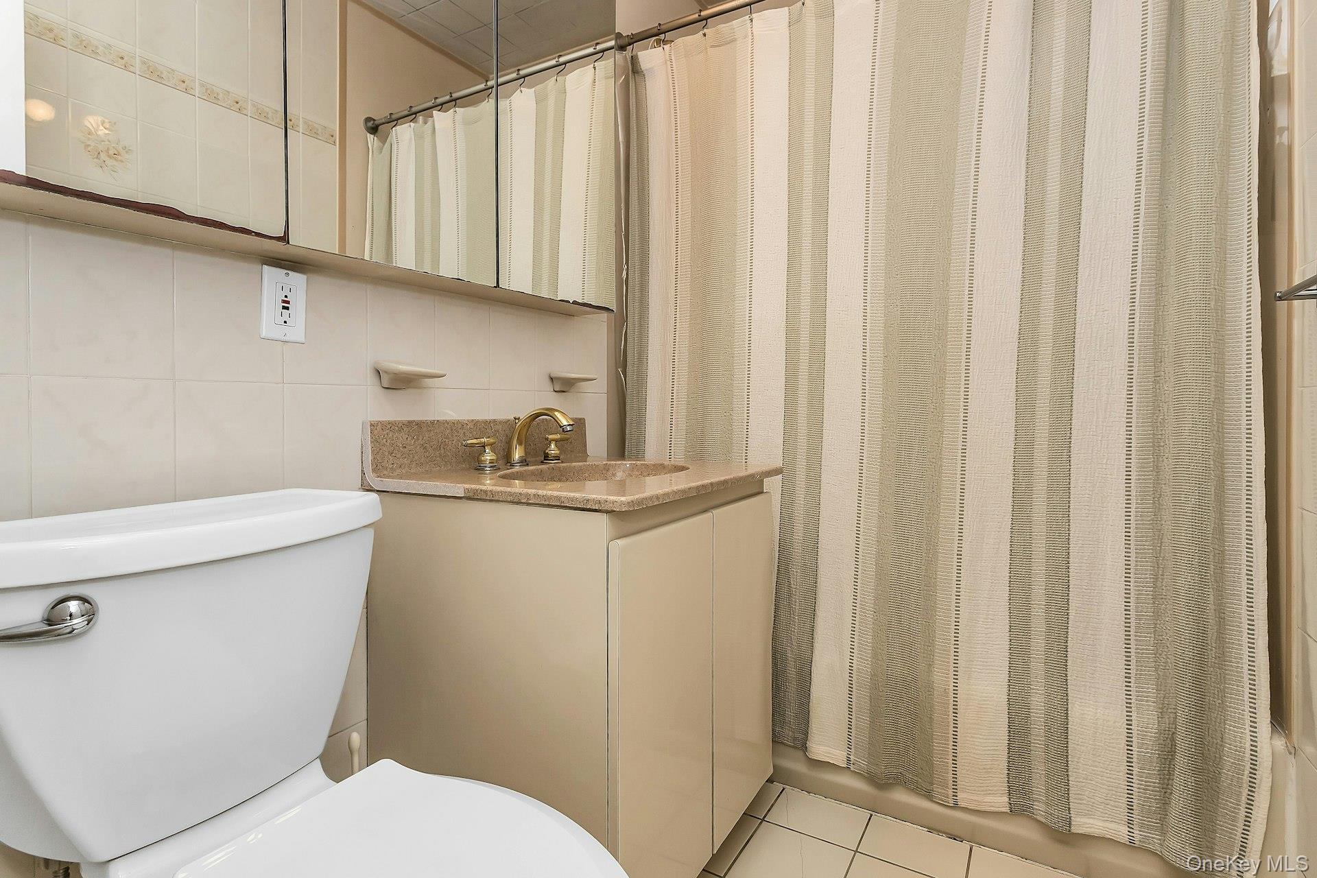 244-25 57th Drive, Unit G6 Upper photo 21