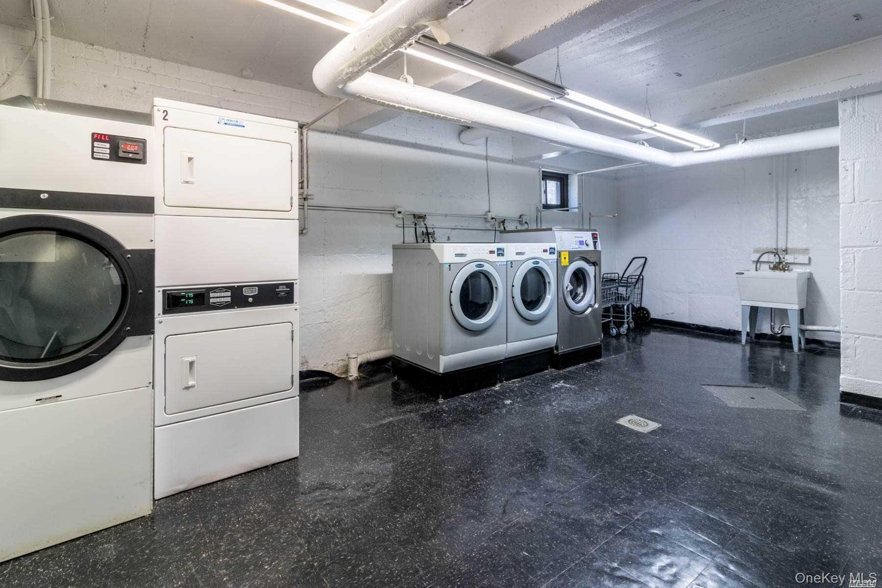 212-04 75th Avenue, Unit 5K photo 2