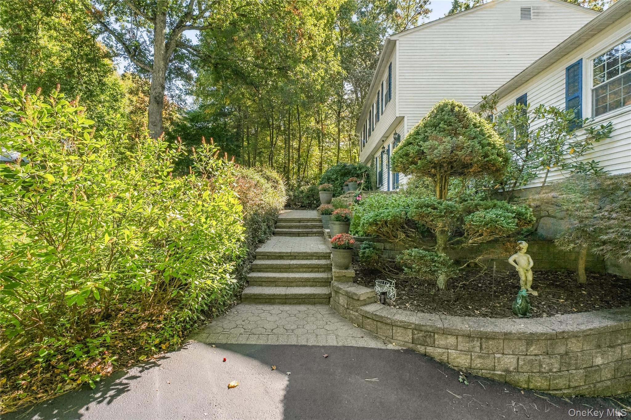 54 Christine Court – For Sale photo 3