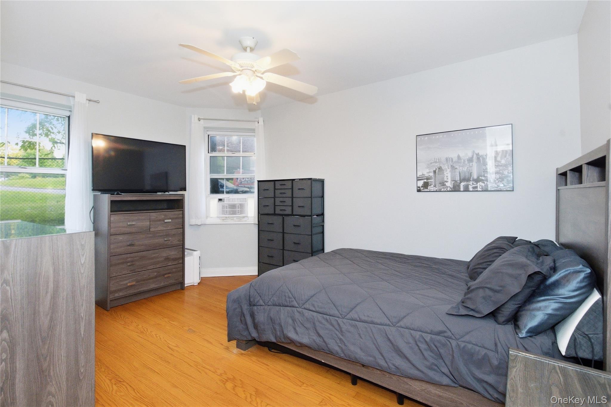 50 N Broadway, Unit 1J photo 9