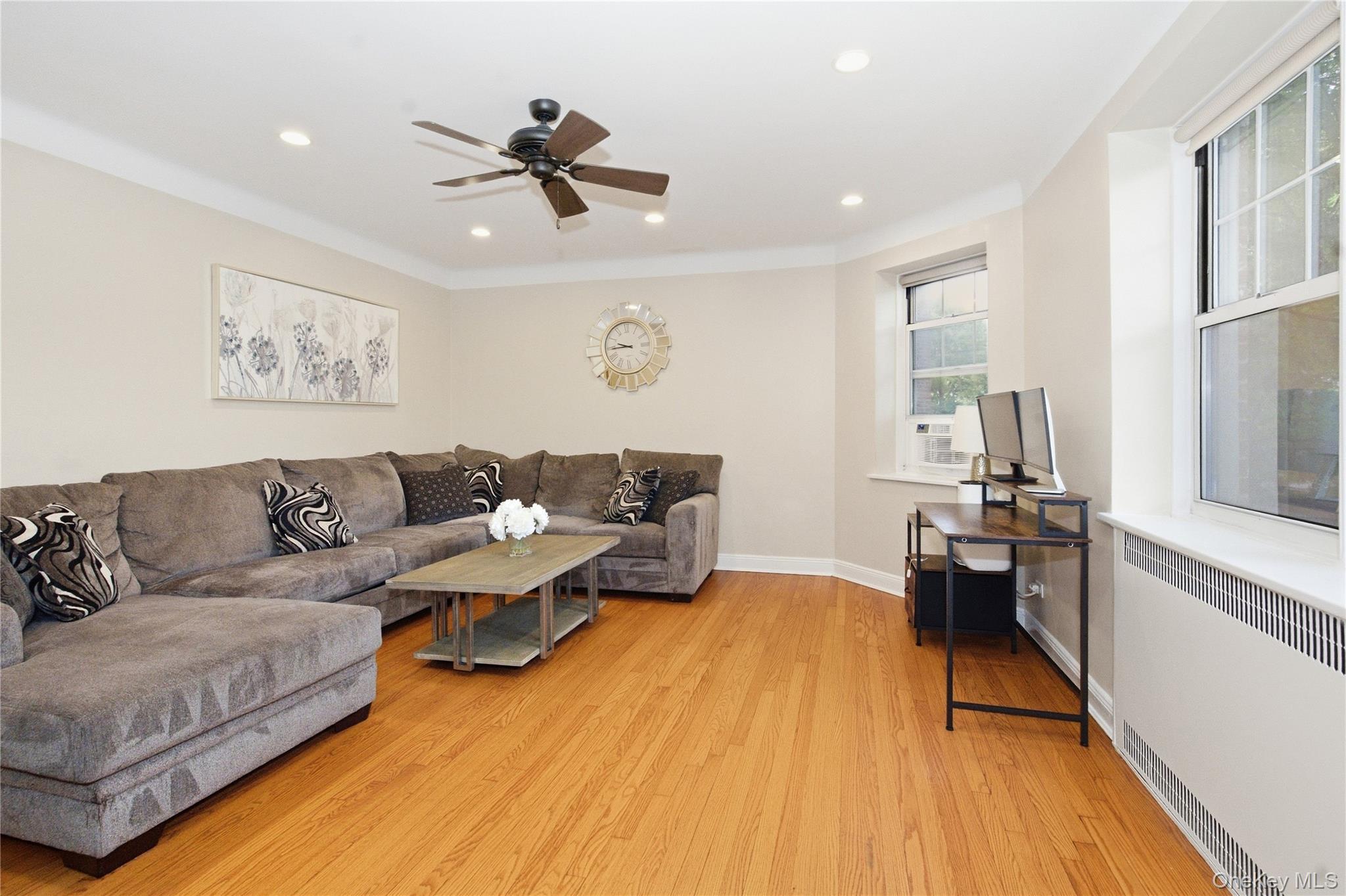 50 N Broadway, Unit 1J photo 3