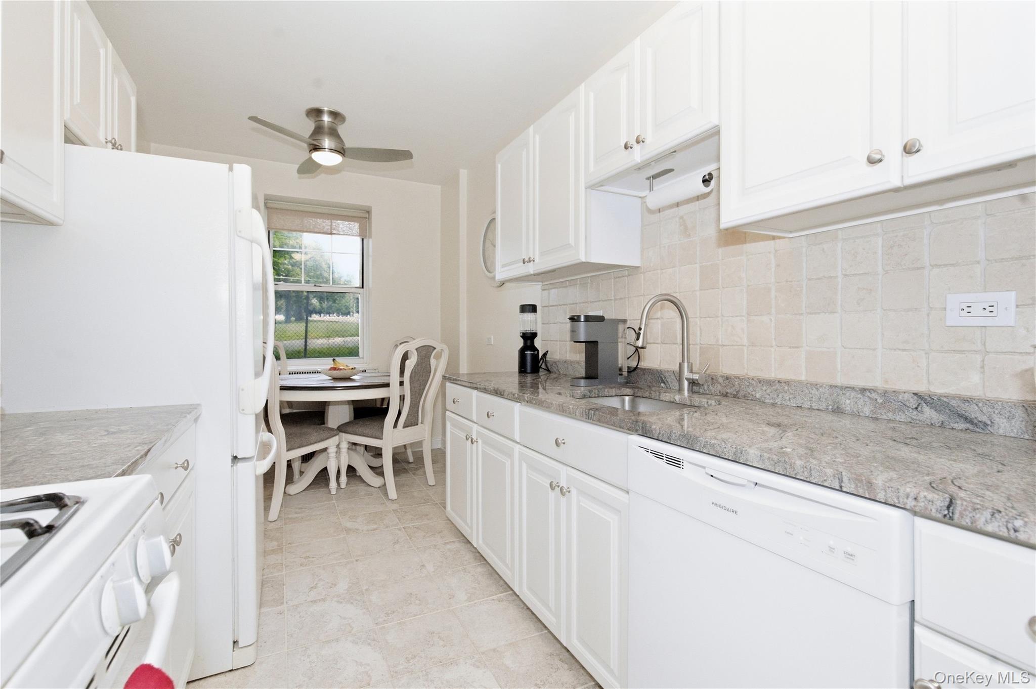 50 N Broadway, Unit 1J photo 6