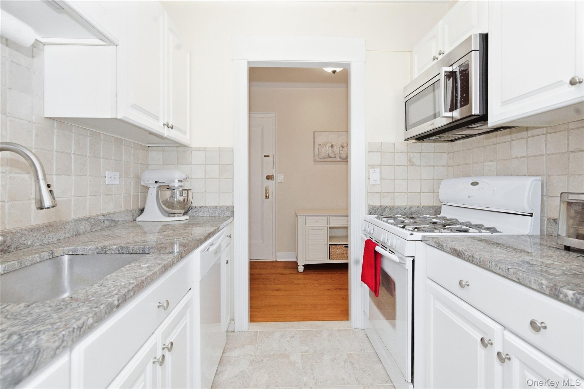 50 N Broadway, Unit 1J photo 5