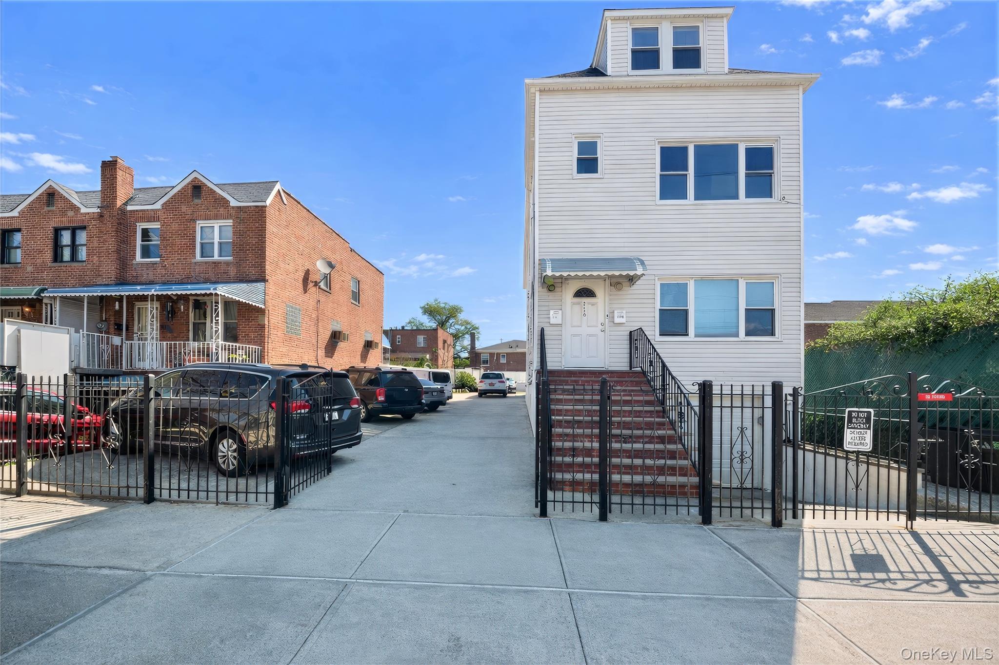 2710 Lurting Avenue – For Sale