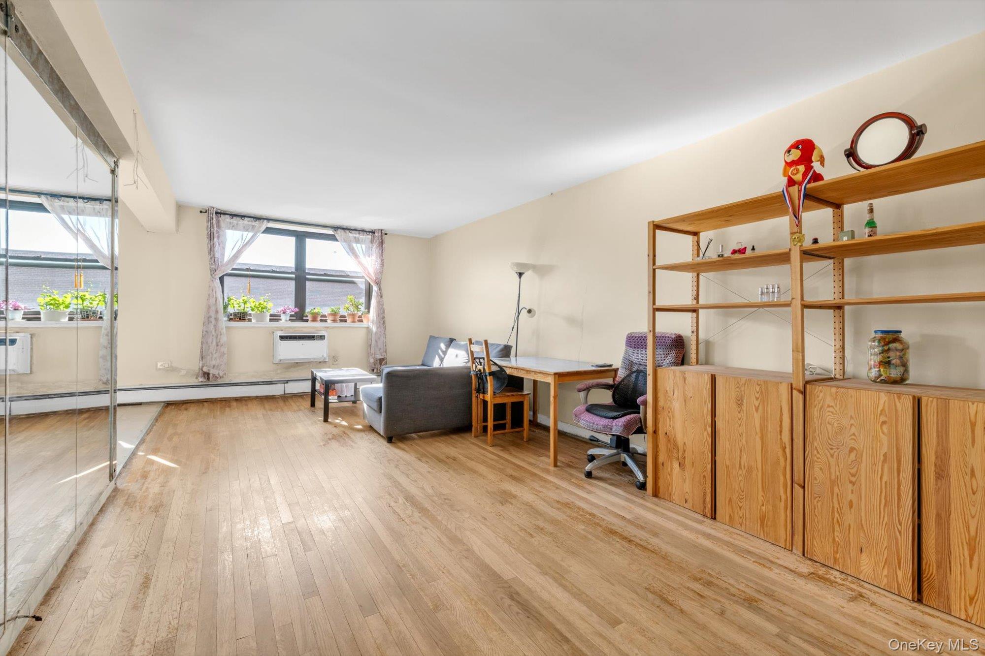 99-05 59Ave, Unit 6B photo 7