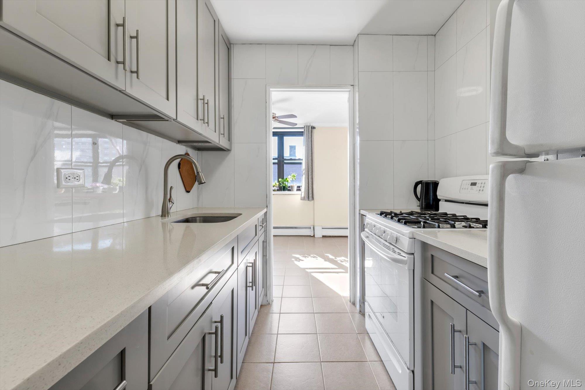 99-05 59Ave, Unit 6B photo 9