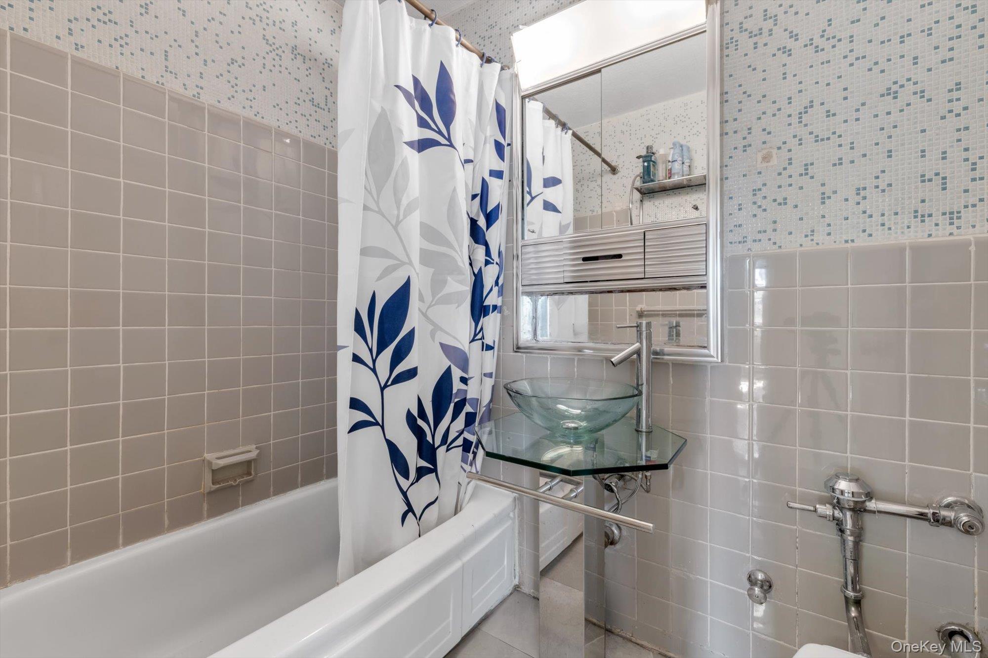99-05 59Ave, Unit 6B photo 14