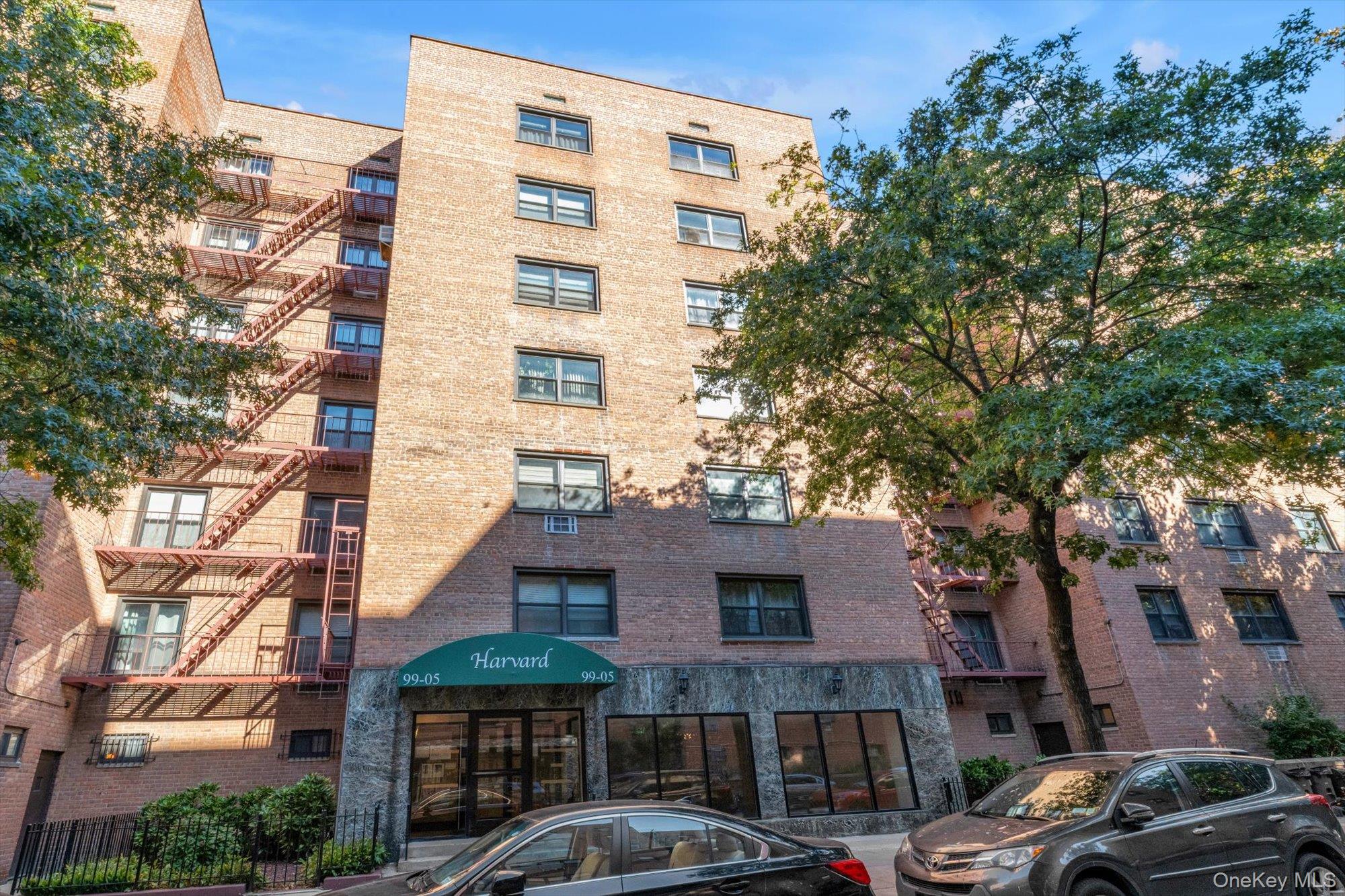 99-05 59Ave, Unit 6B photo 2