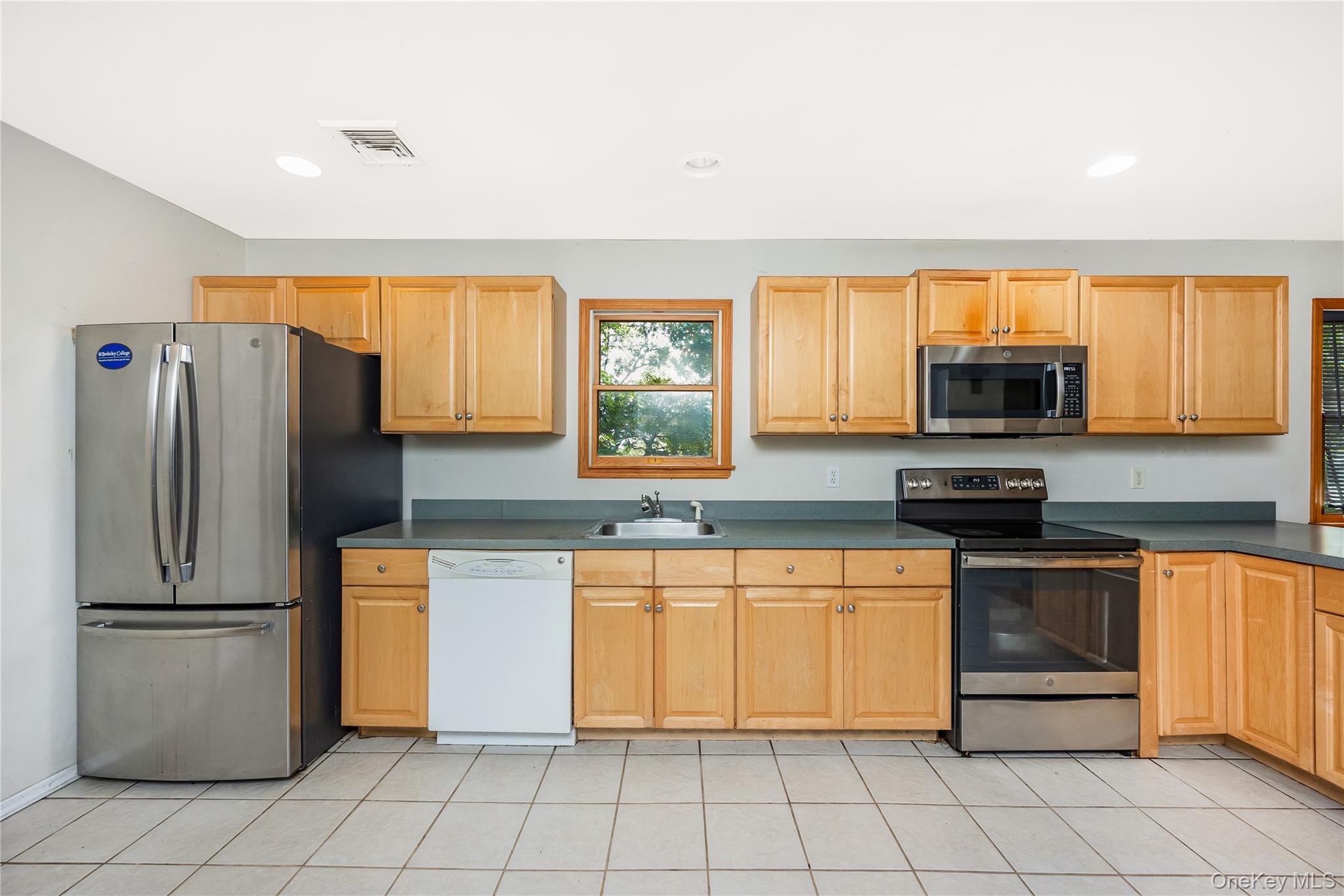 12 Garden Road – For Sale photo 11