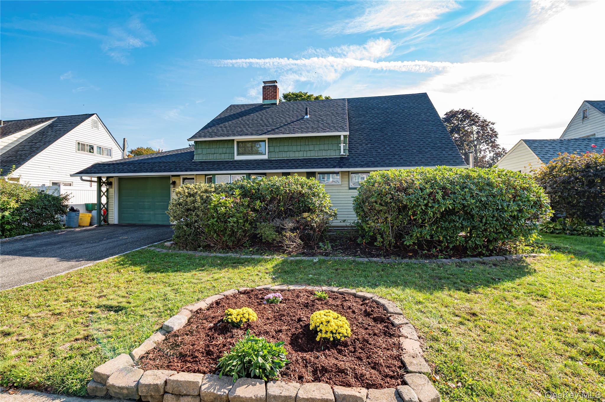 32 Swing Lane – For Sale