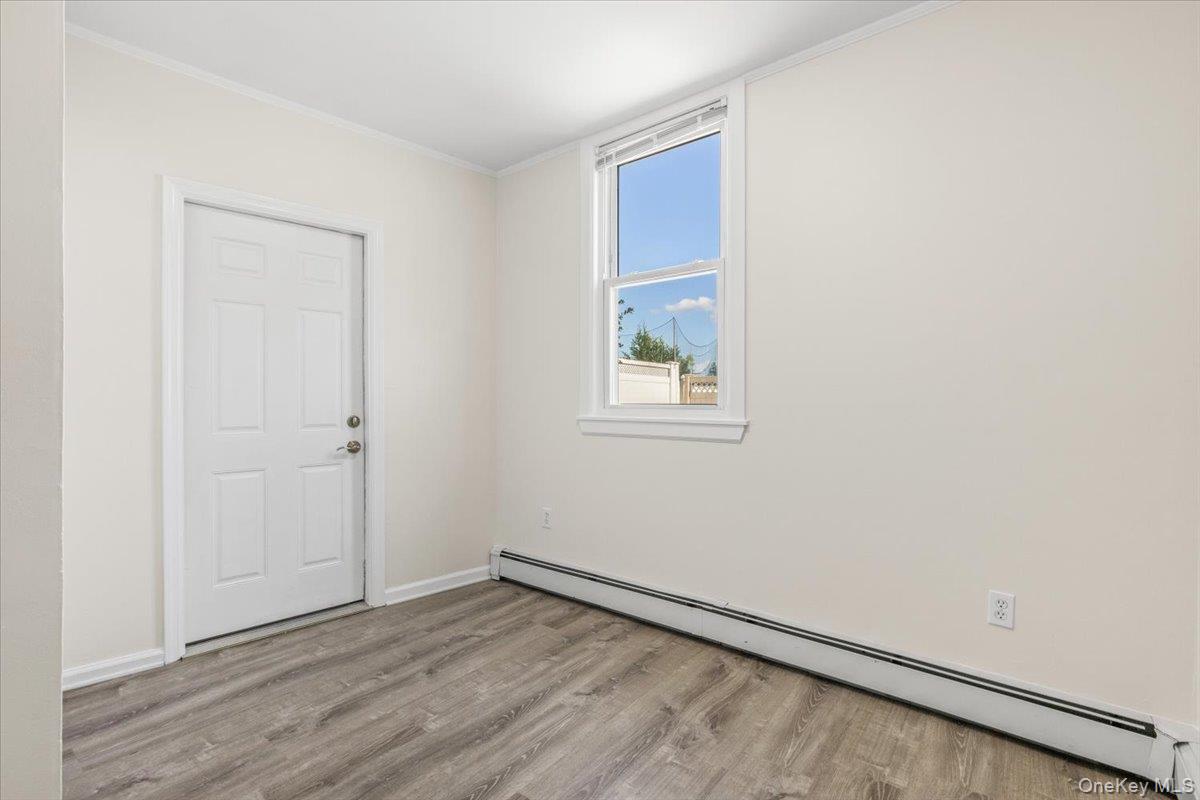 204 Voss Avenue – For Sale photo 2