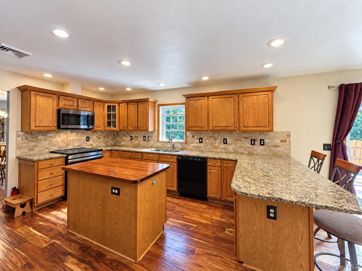 40 Half Moon Drive – For Sale photo 14