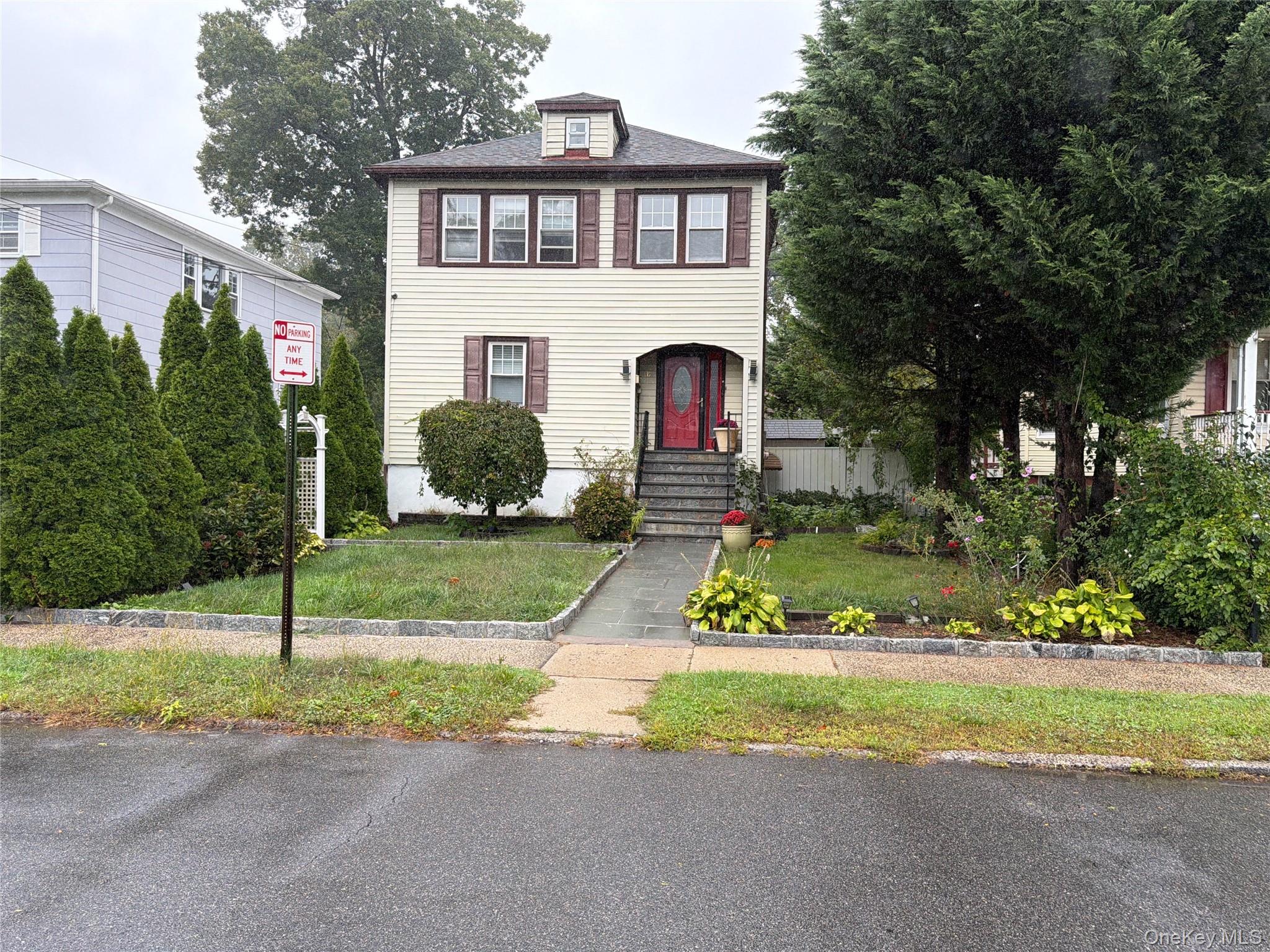 15 Stevens Street – For Rent
