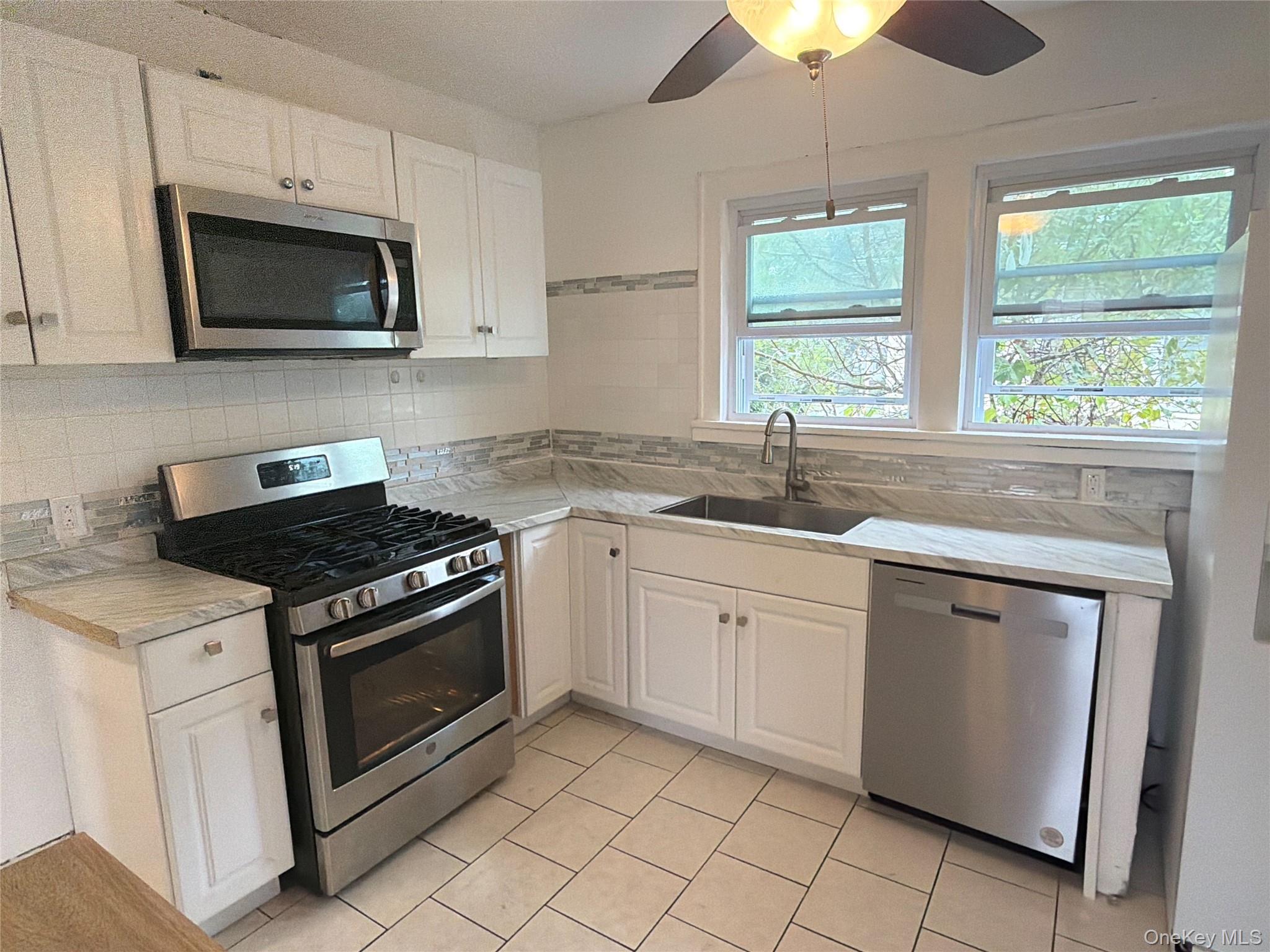 15 Stevens Street – For Rent photo 5
