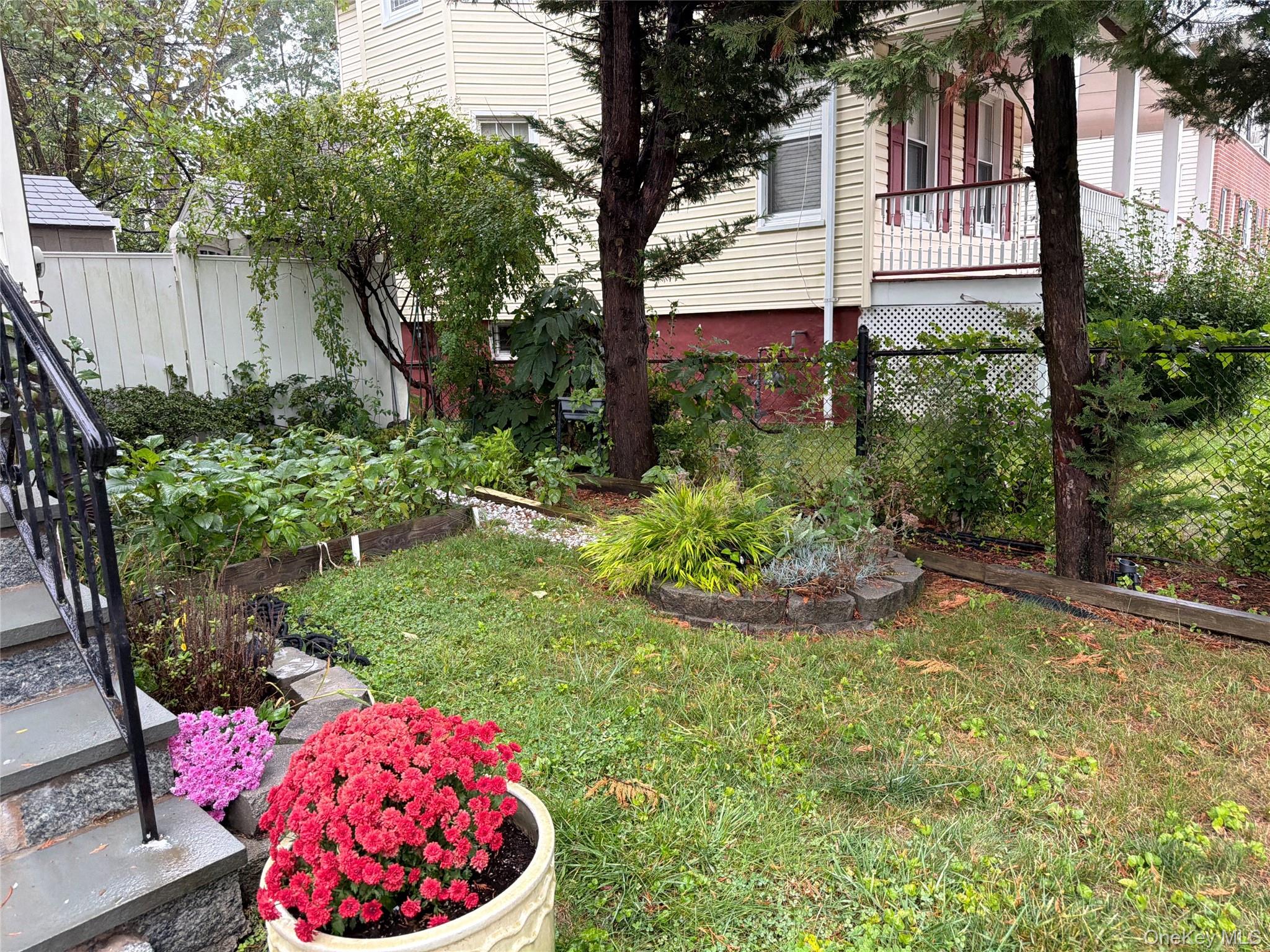 15 Stevens Street – For Rent photo 2