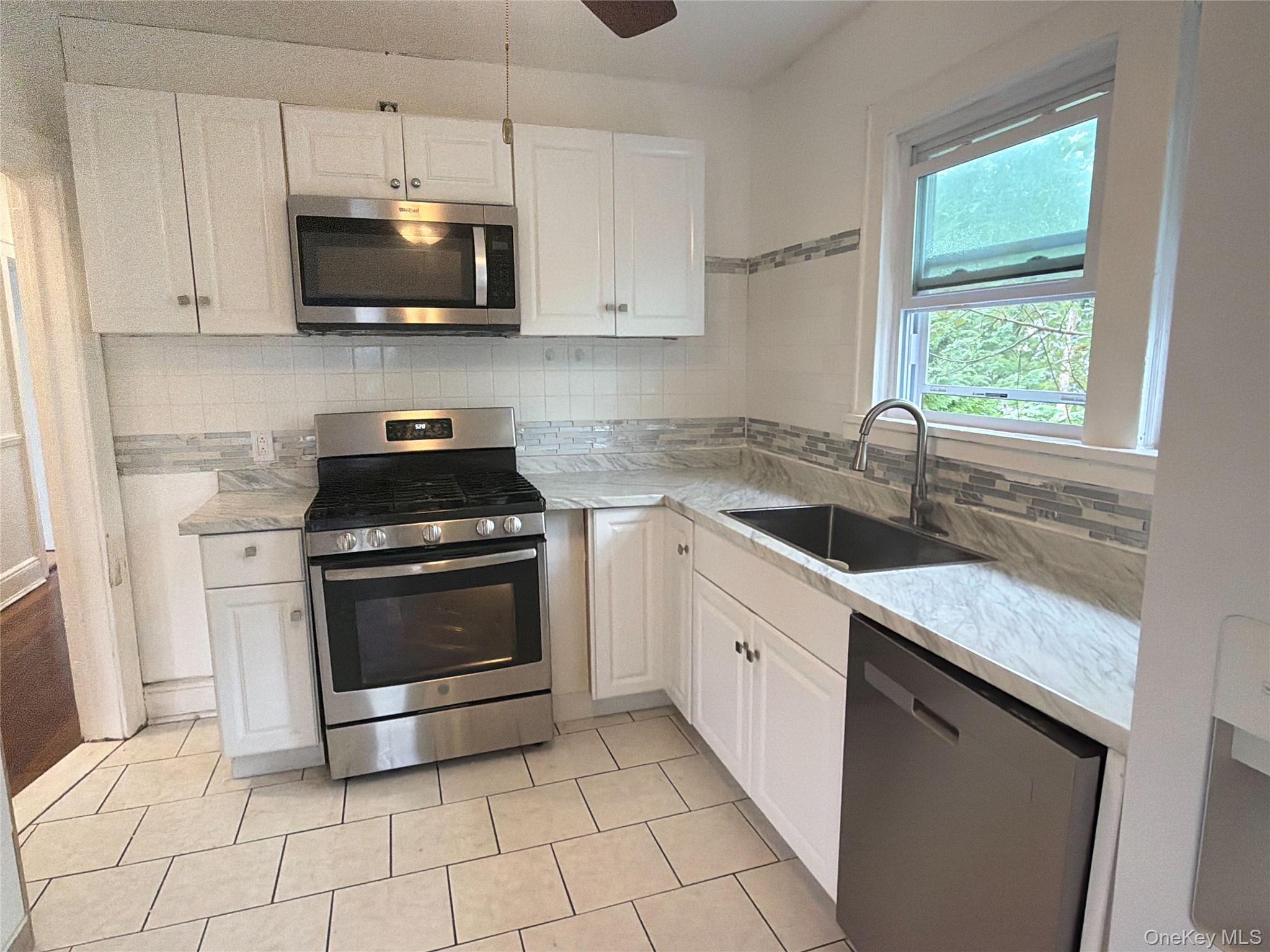 15 Stevens Street – For Rent photo 3