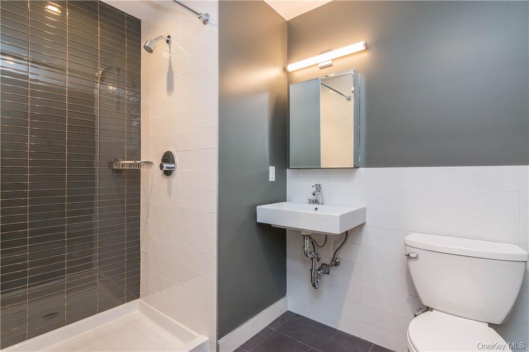 121 Westmoreland Avenue, Unit 310 photo 7