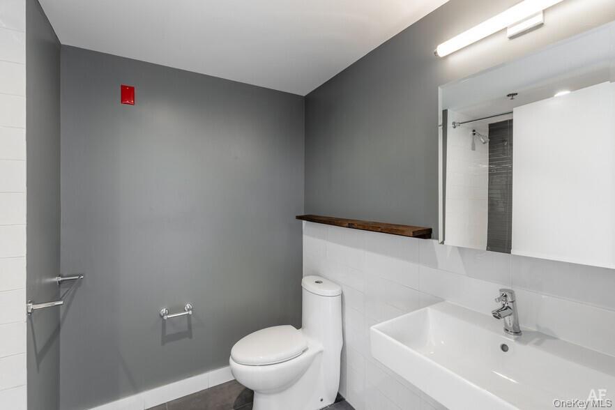 121 Westmoreland Avenue, Unit 310 photo 6