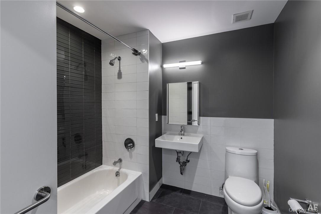 121 Westmoreland Avenue, Unit 310 photo 8