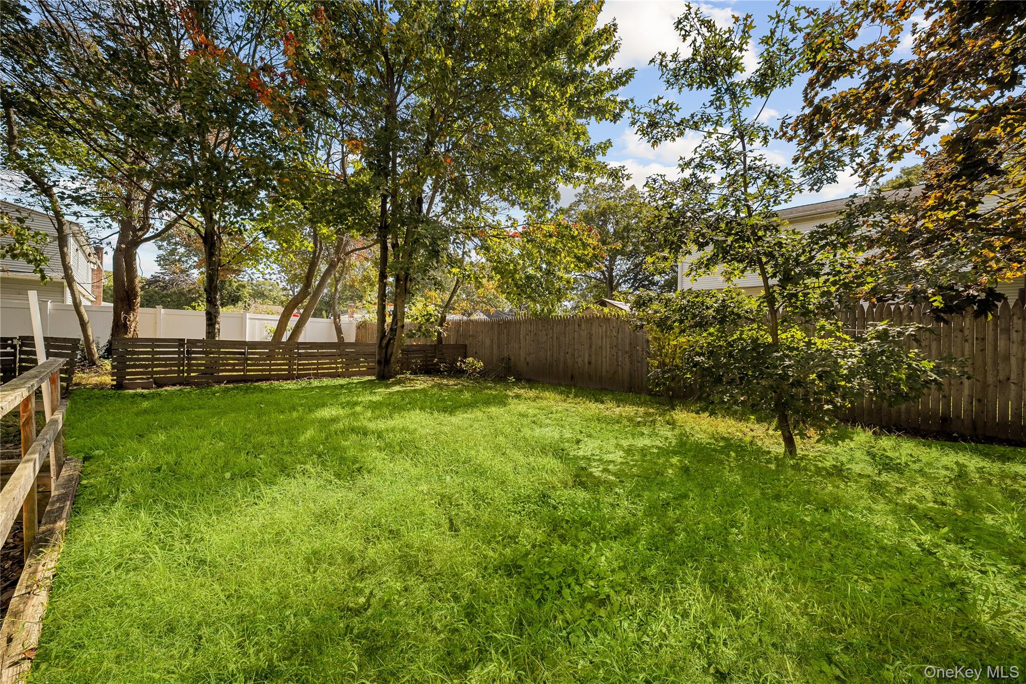 14 Mineola Street – For Sale photo 31