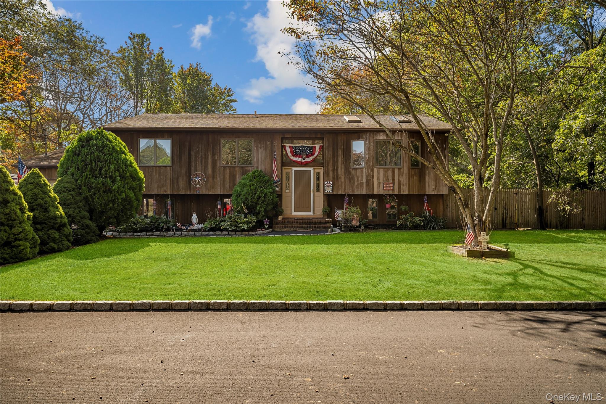 14 Mineola Street – For Sale