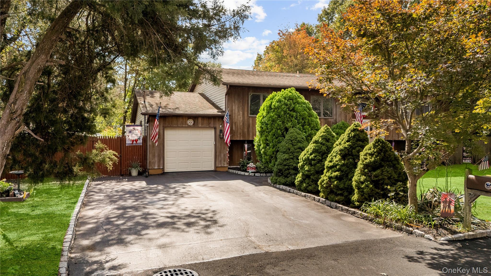 14 Mineola Street – For Sale photo 2