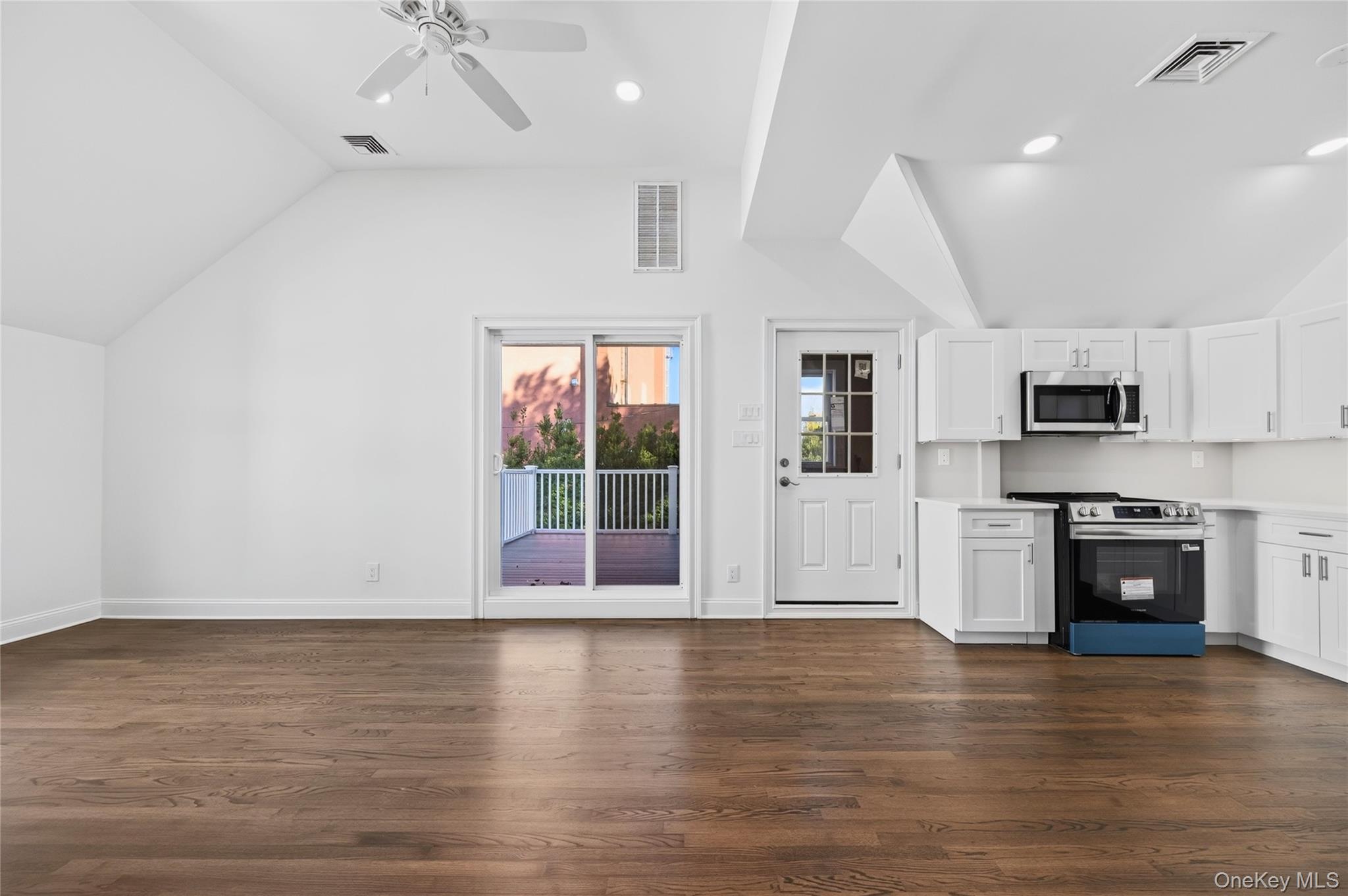 9 E Carver Street – For Rent photo 5