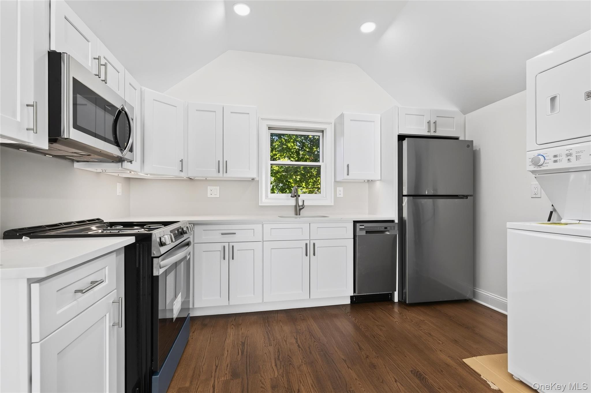 9 E Carver Street – For Rent photo 8
