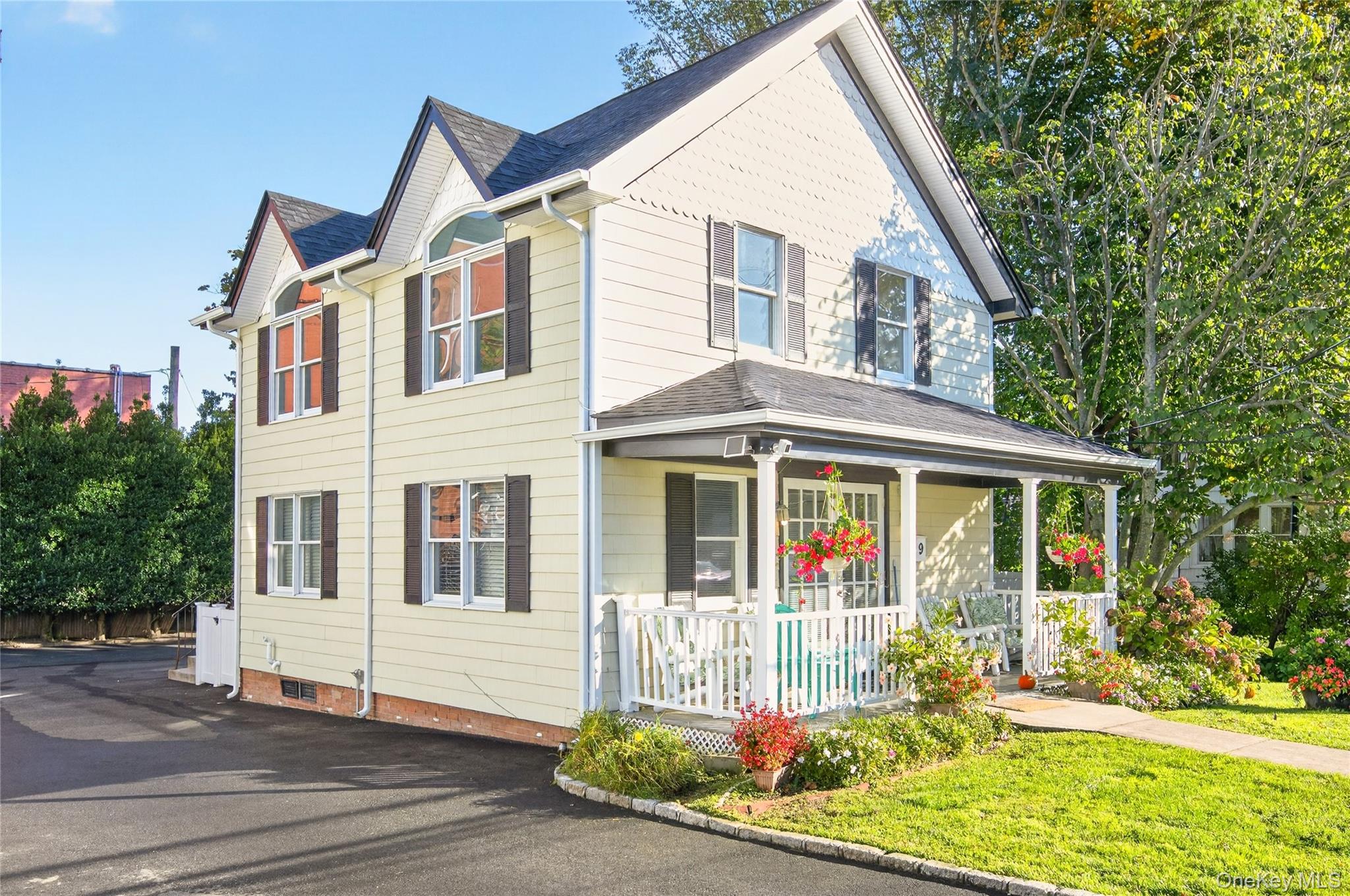 9 E Carver Street – For Rent photo 2
