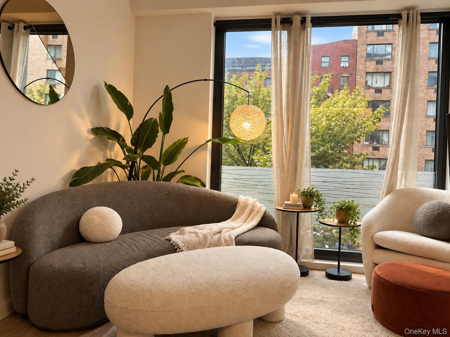 500 W 45th Street, Unit 209