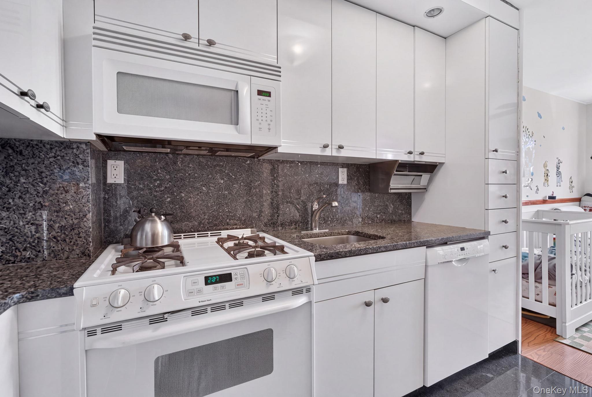2475 E 11th Street, Unit 5K photo 7