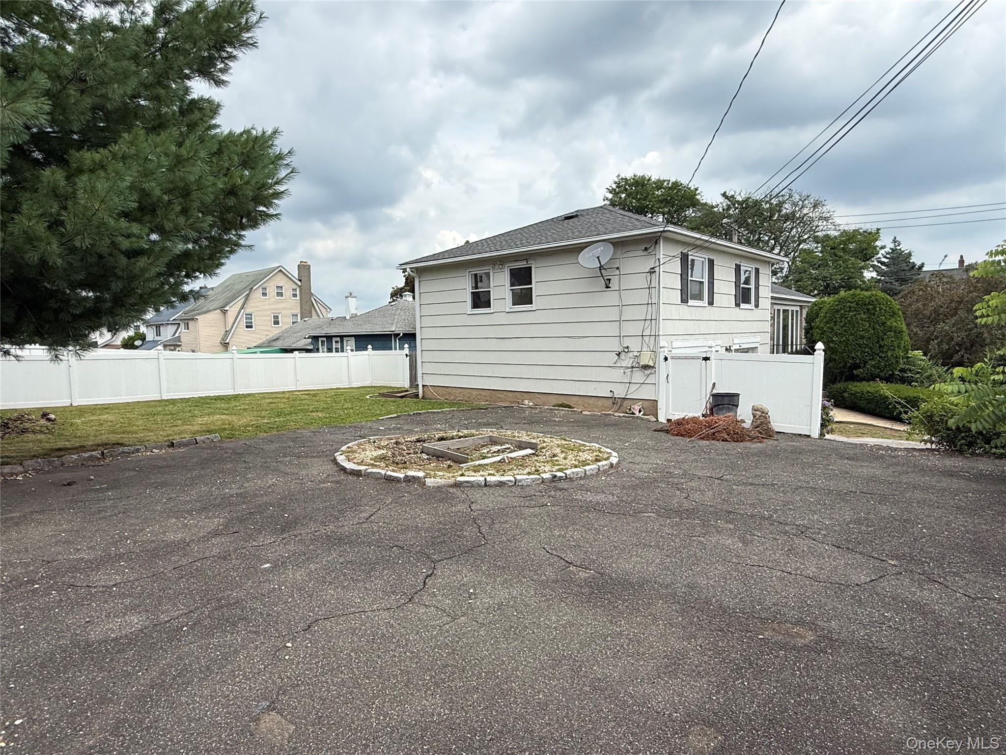 3 Soundview Street – For Rent photo 2