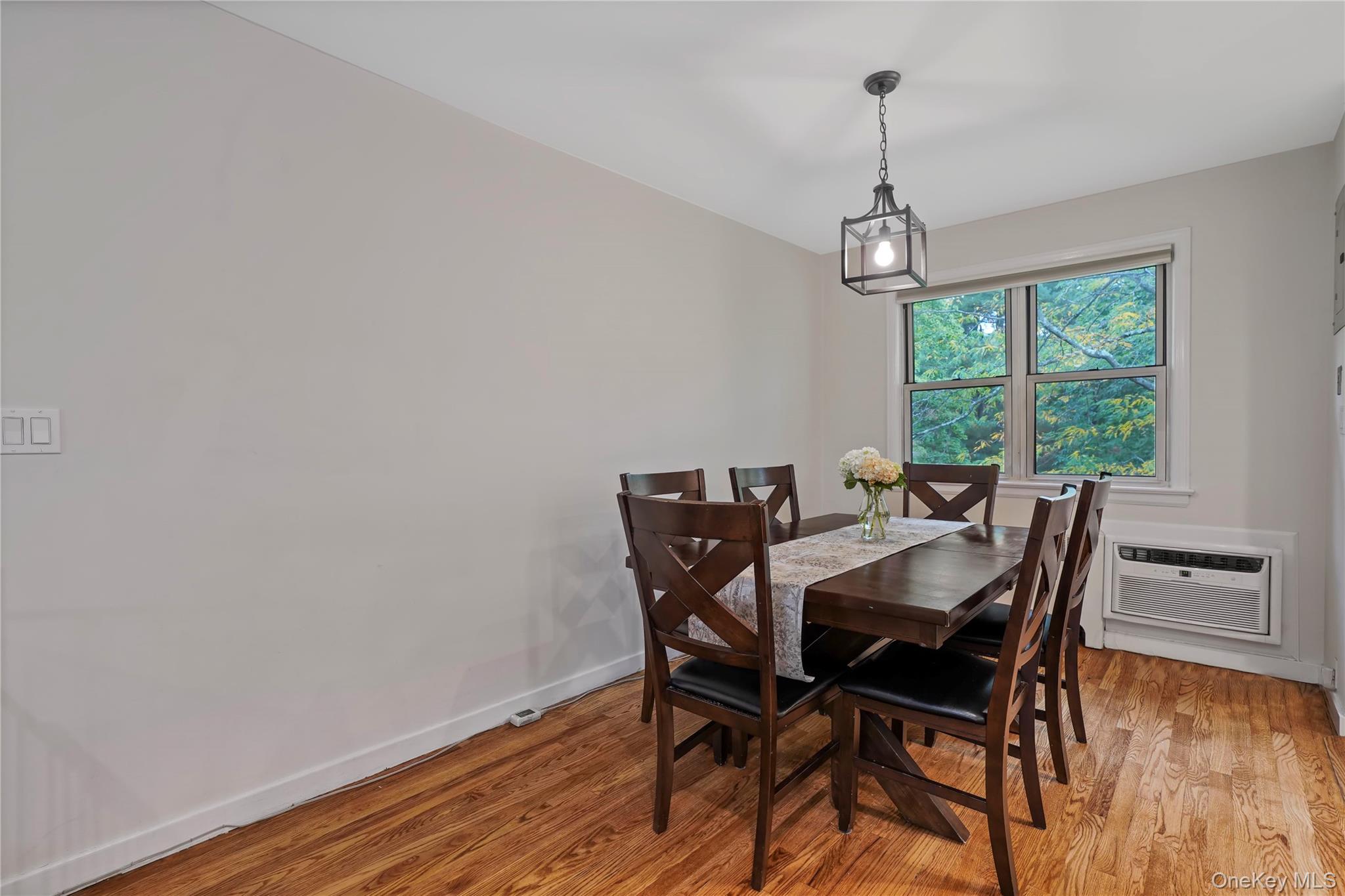 135 S Buckhout Street, Unit 135 photo 13