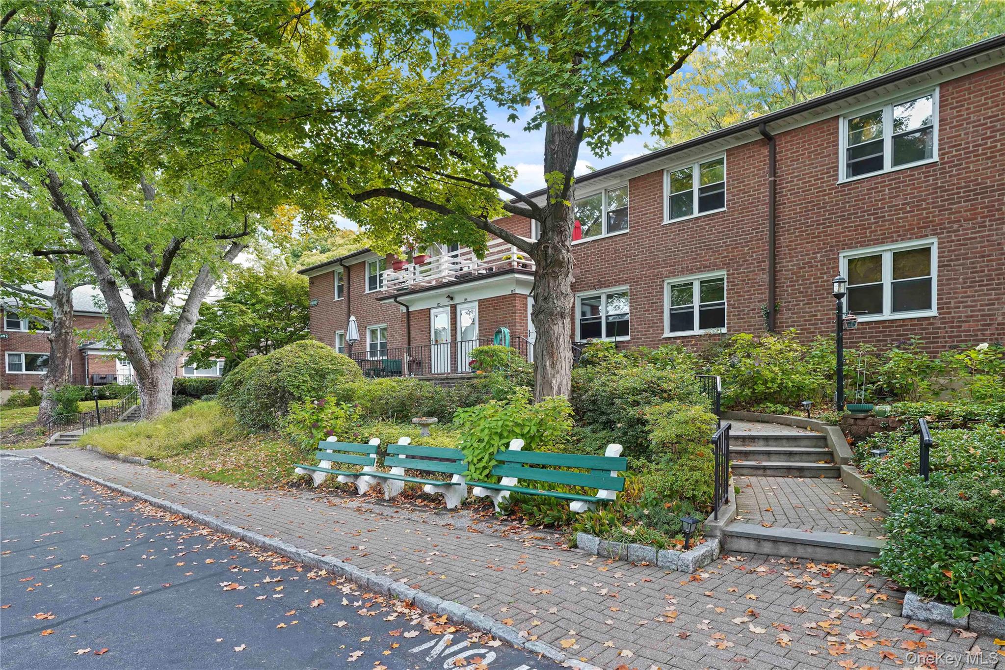 135 S Buckhout Street, Unit 135 photo 24