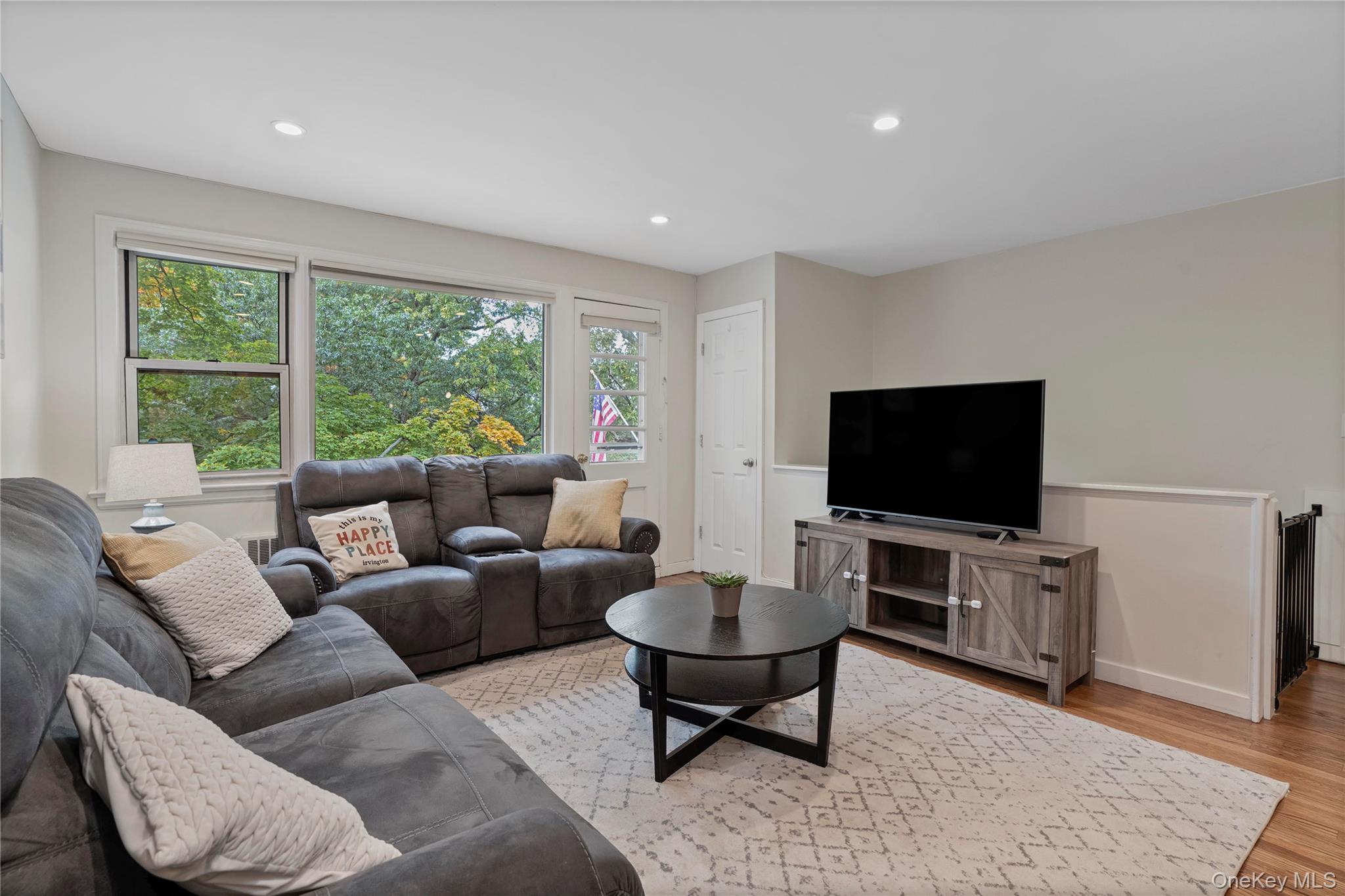 135 S Buckhout Street, Unit 135 photo 12