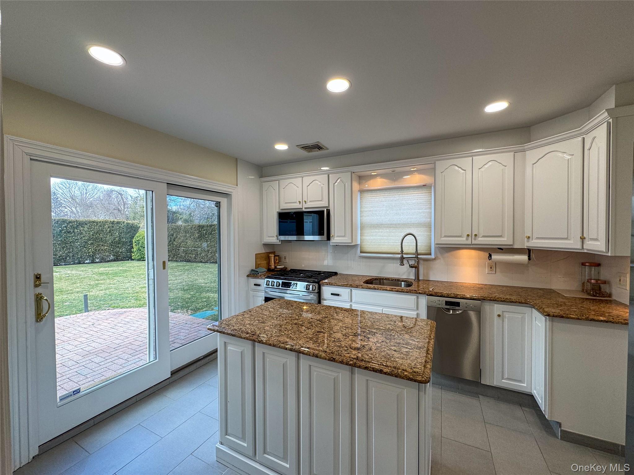 10 Wolfle Street – For Rent photo 13