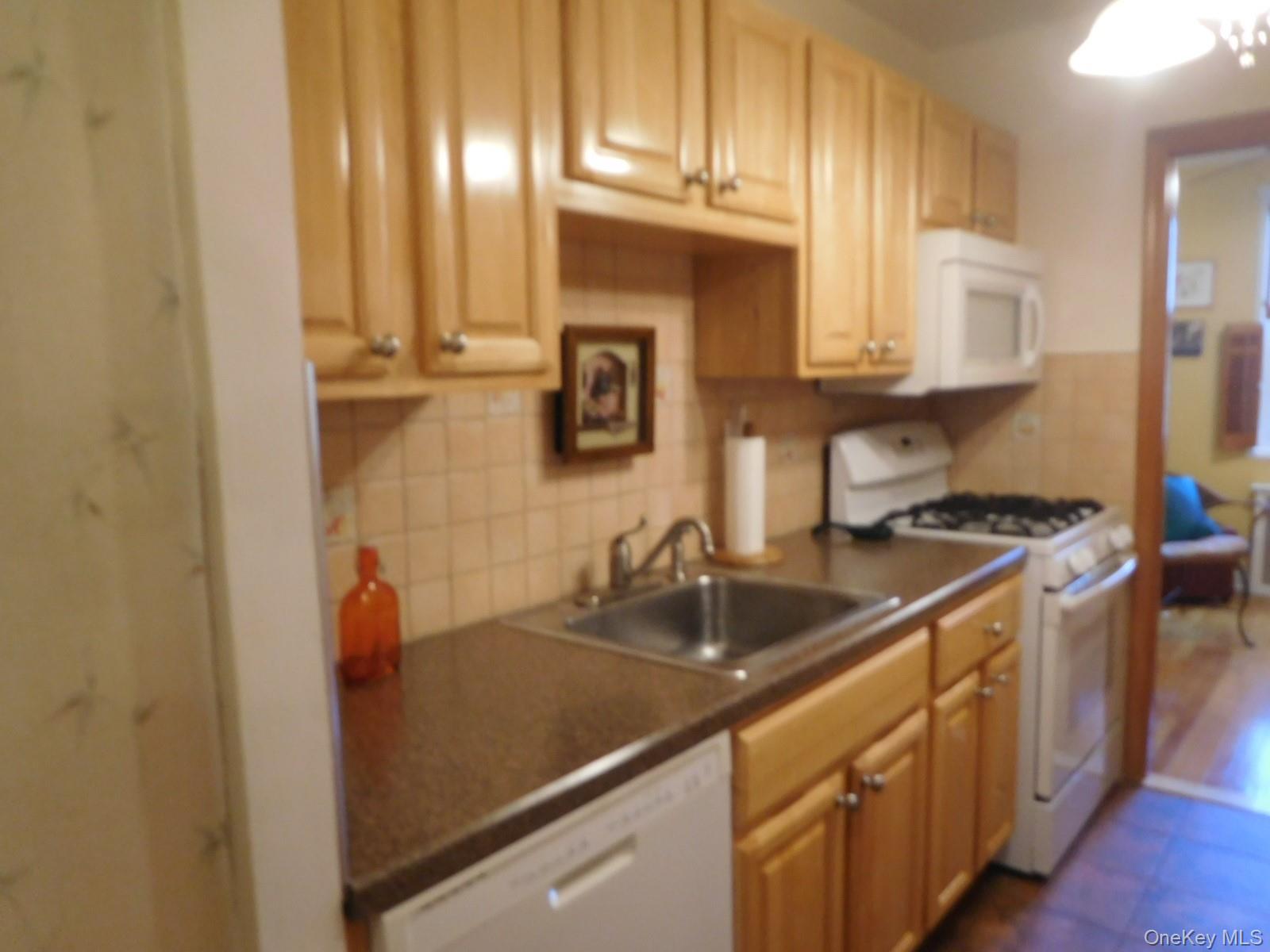 2 Sadore Lane, Unit 7-T photo 12