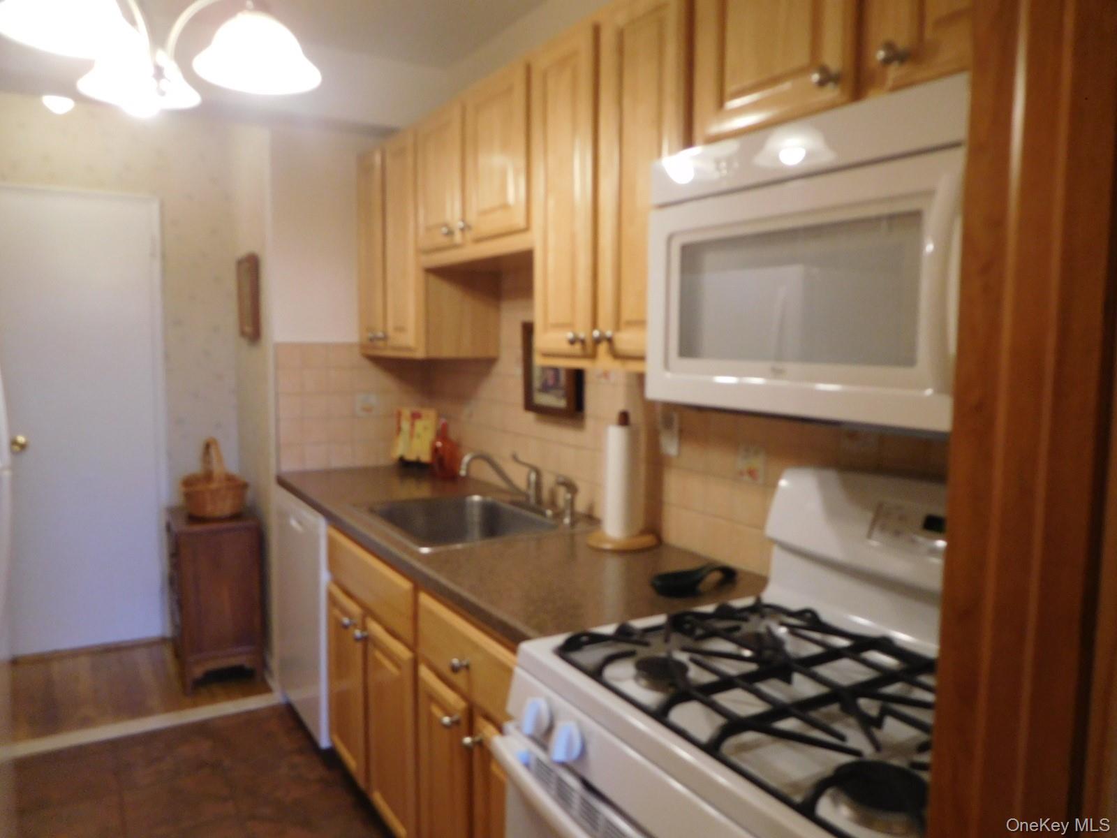 2 Sadore Lane, Unit 7-T photo 15