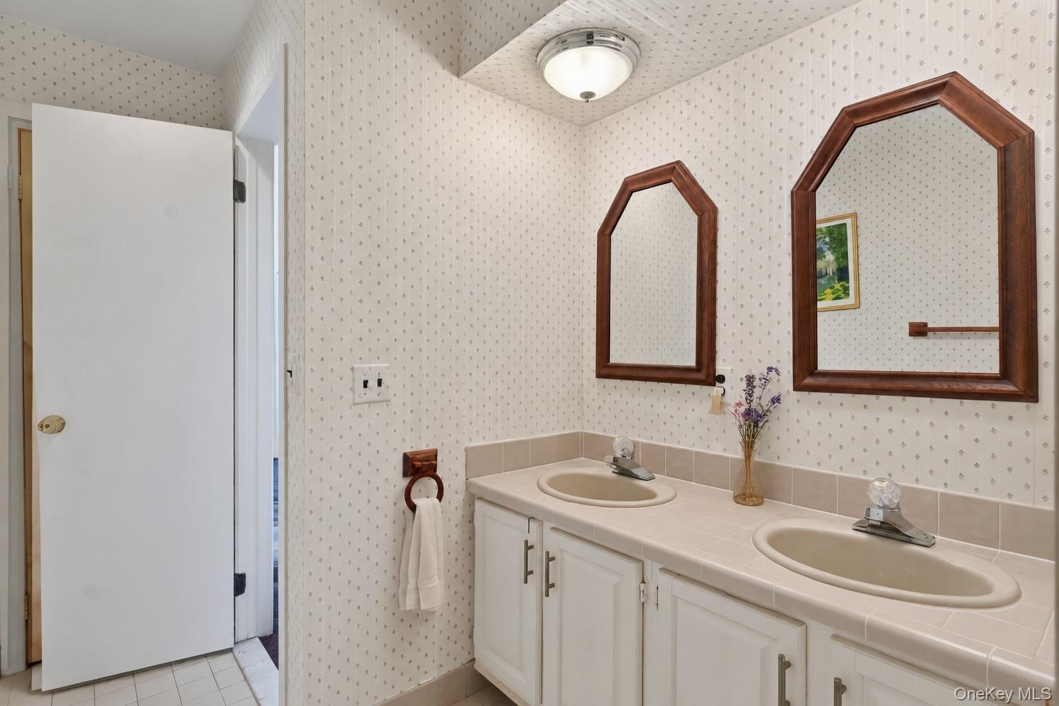 1 Kings Grant Way – For Sale photo 26