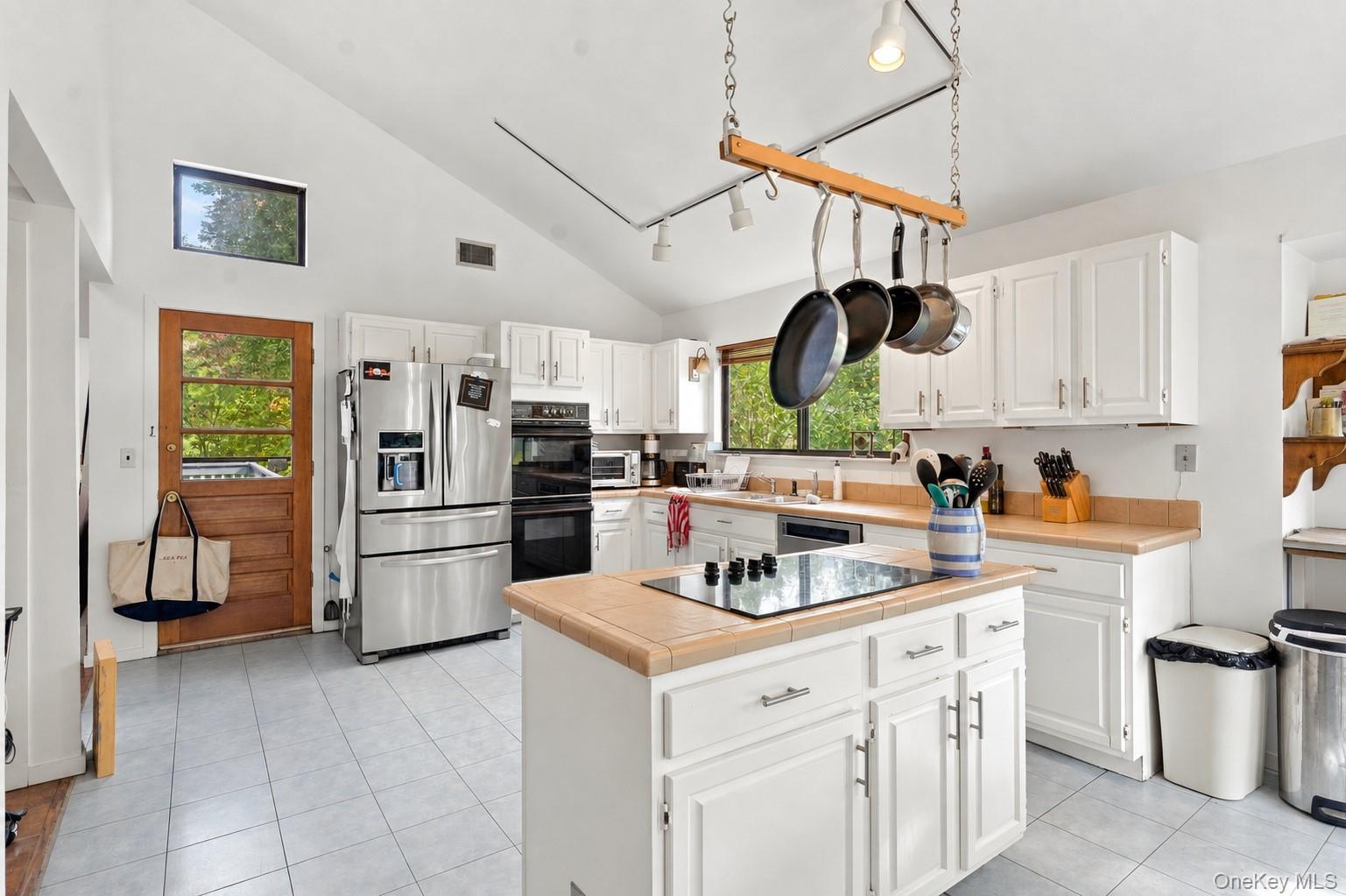 1 Kings Grant Way – For Sale photo 21