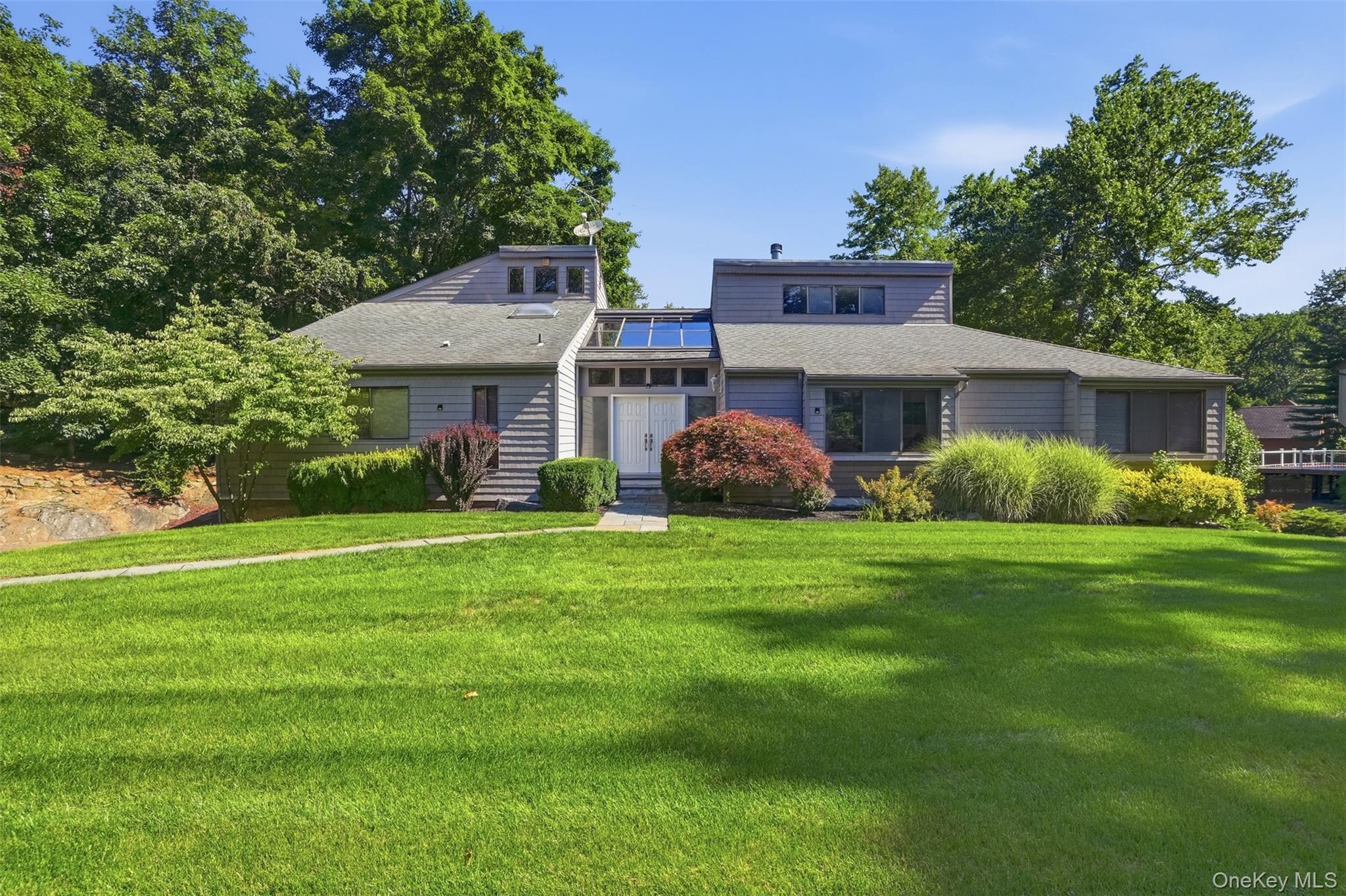 1 Kings Grant Way – For Sale