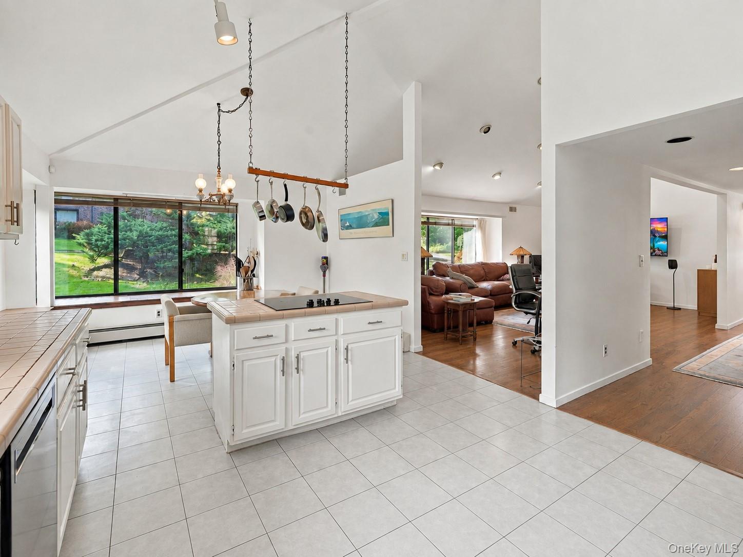 1 Kings Grant Way – For Sale photo 23