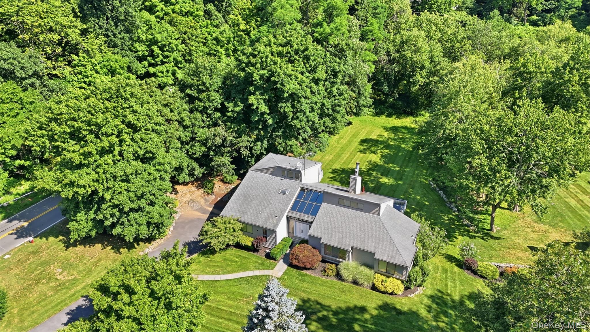 1 Kings Grant Way – For Sale photo 2