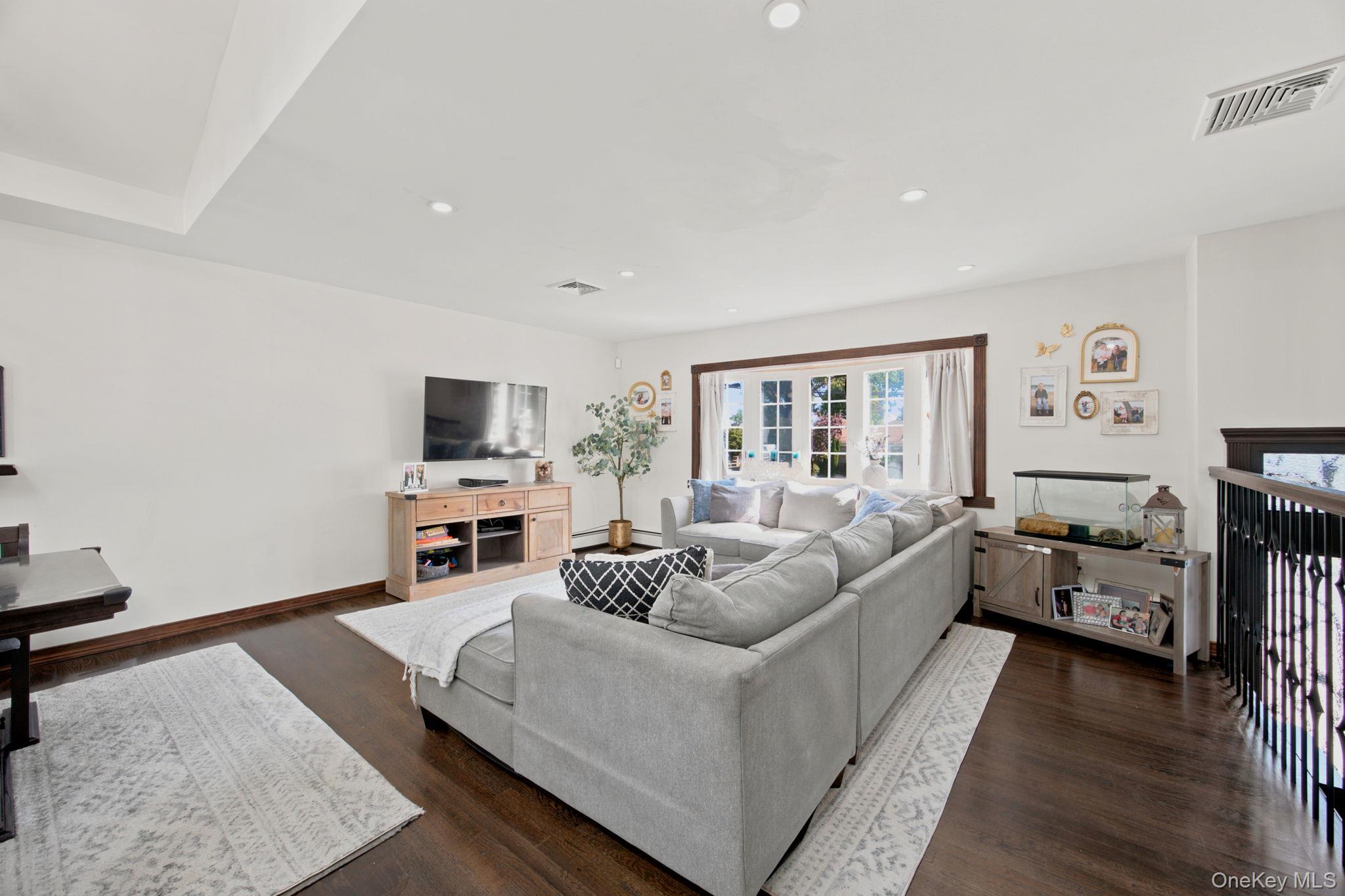 2125 Franklin Avenue – For Sale photo 7