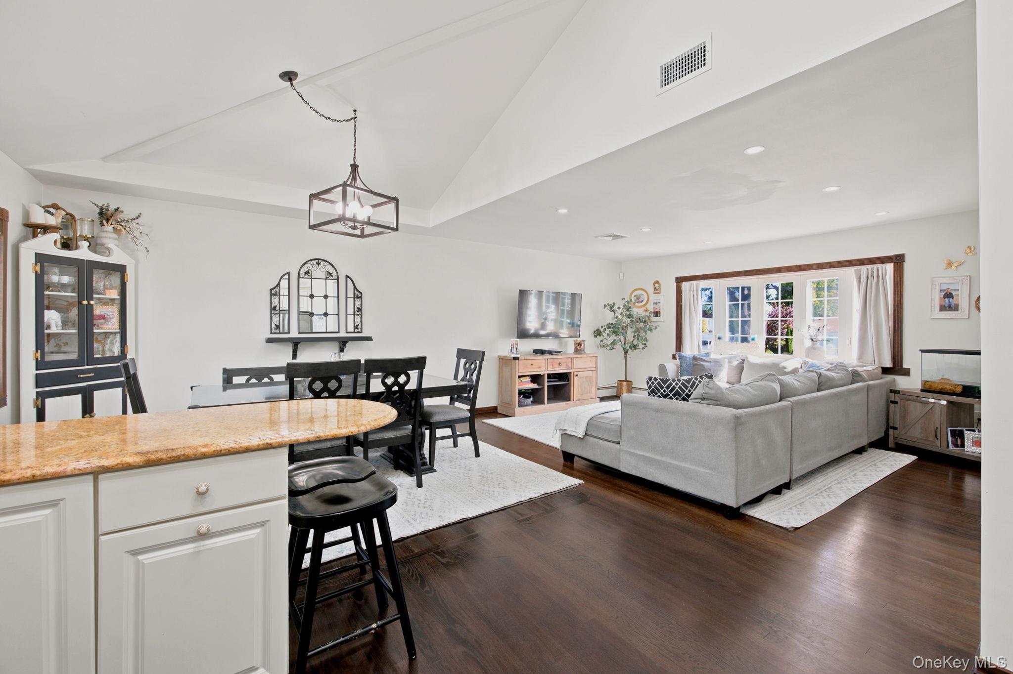 2125 Franklin Avenue – For Sale photo 6