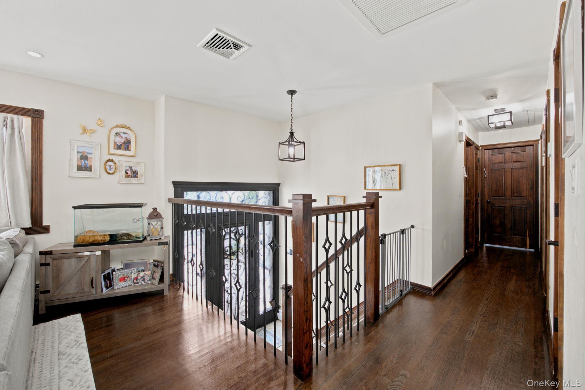 2125 Franklin Avenue – For Sale photo 3