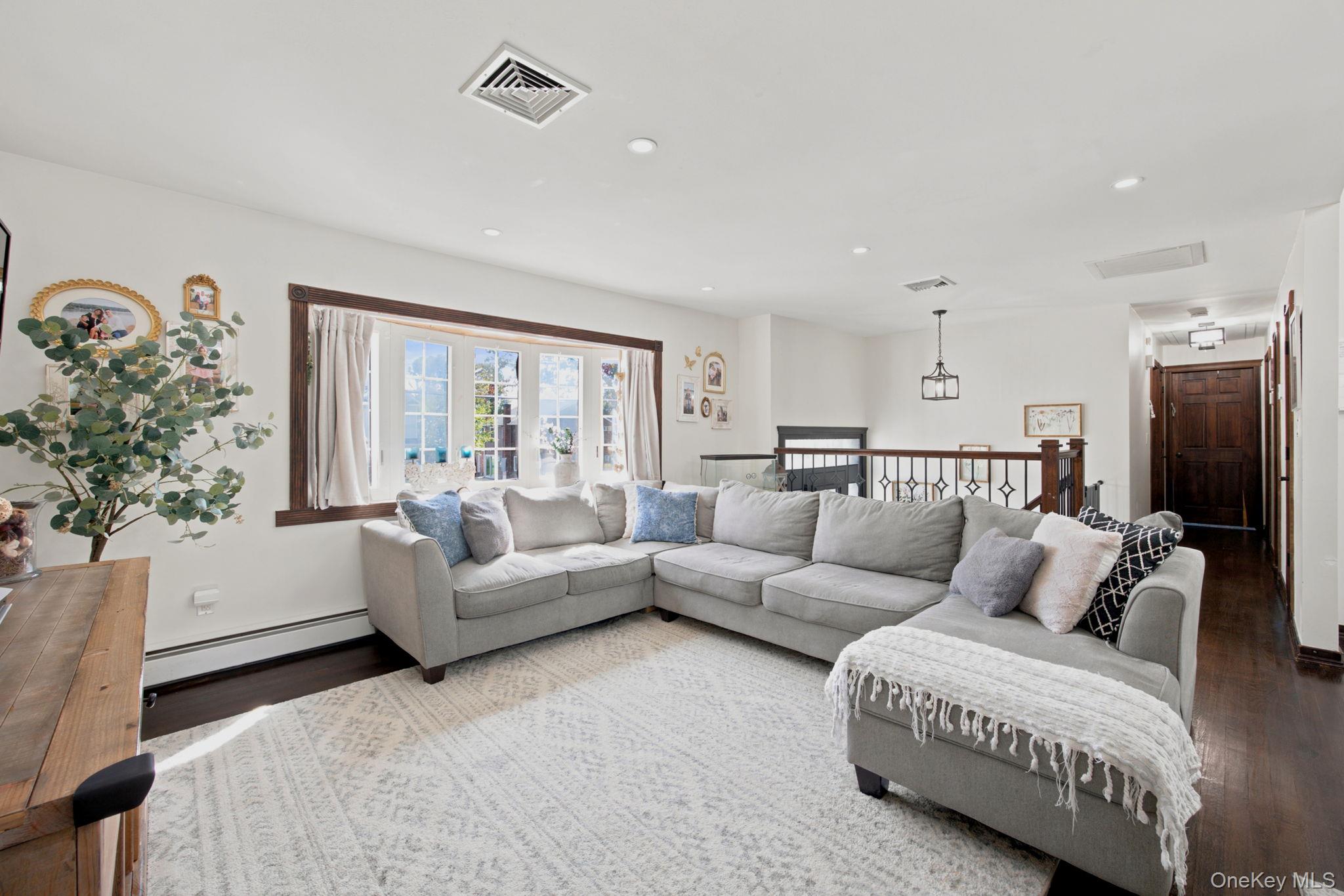 2125 Franklin Avenue – For Sale photo 9