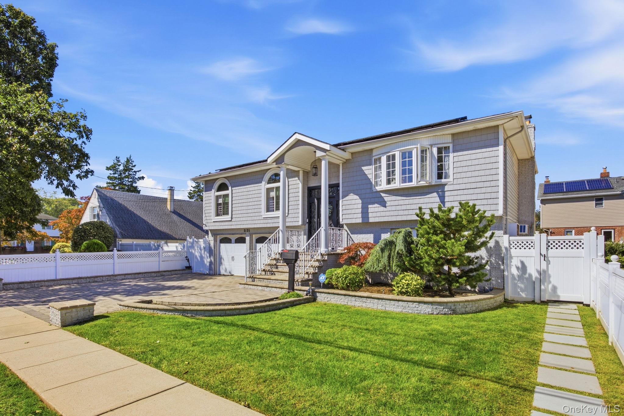 2125 Franklin Avenue – For Sale photo 2